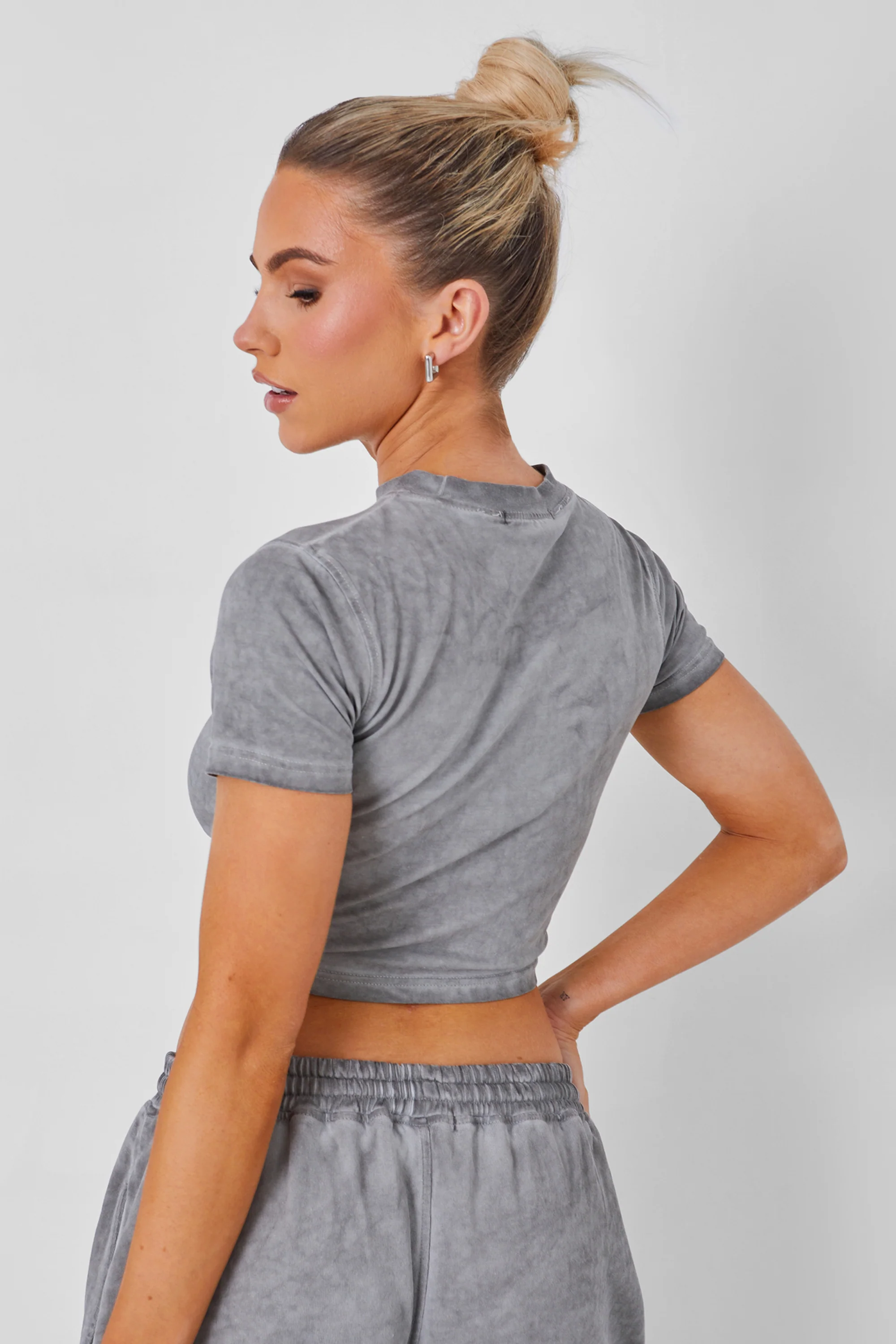Baby Tee Washed Grey - Image 4