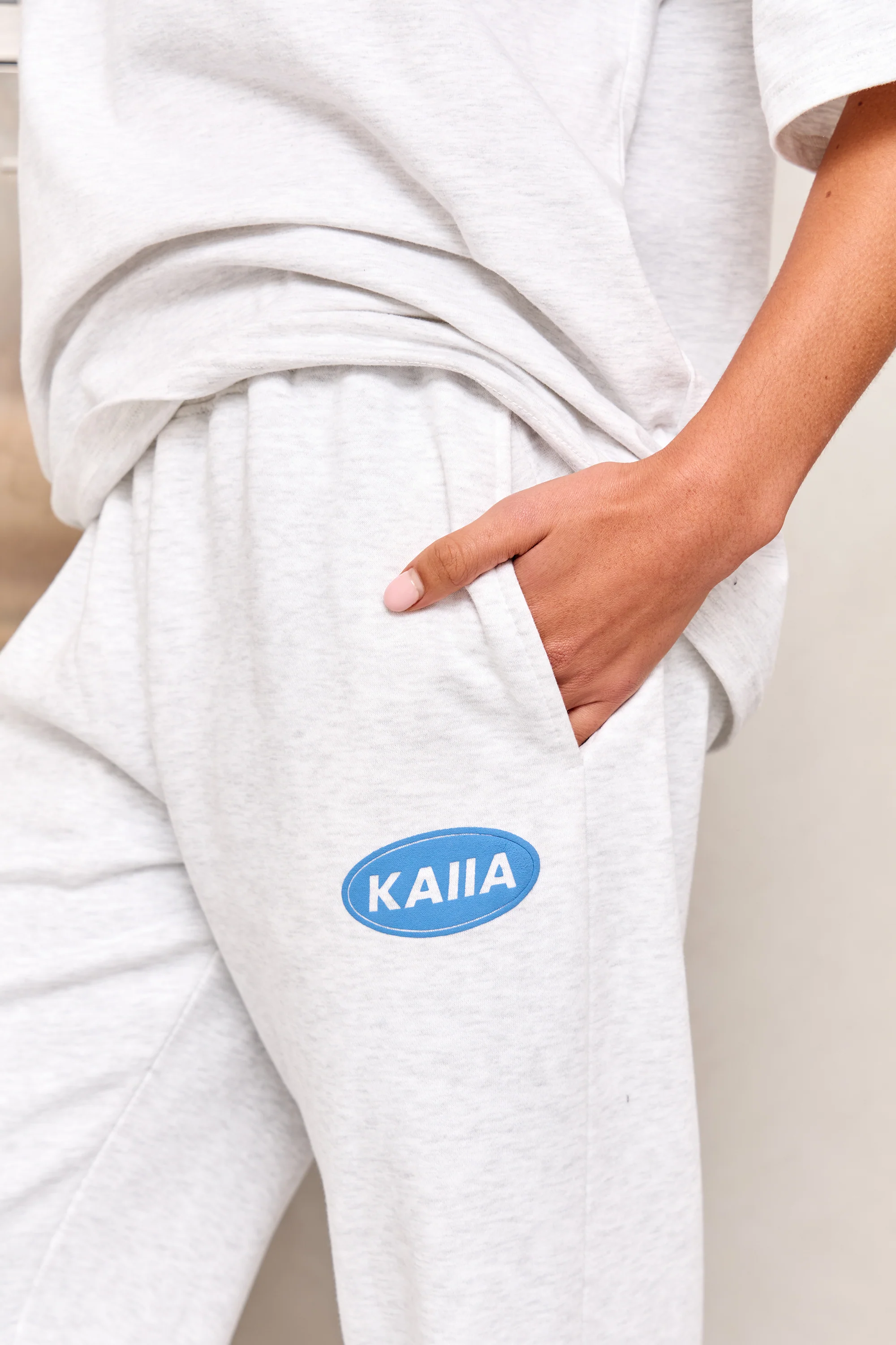 Kaiia Athleisure Mid Rise Straight Leg Joggers Light Grey Marl & Vibrant Blue - Image 4