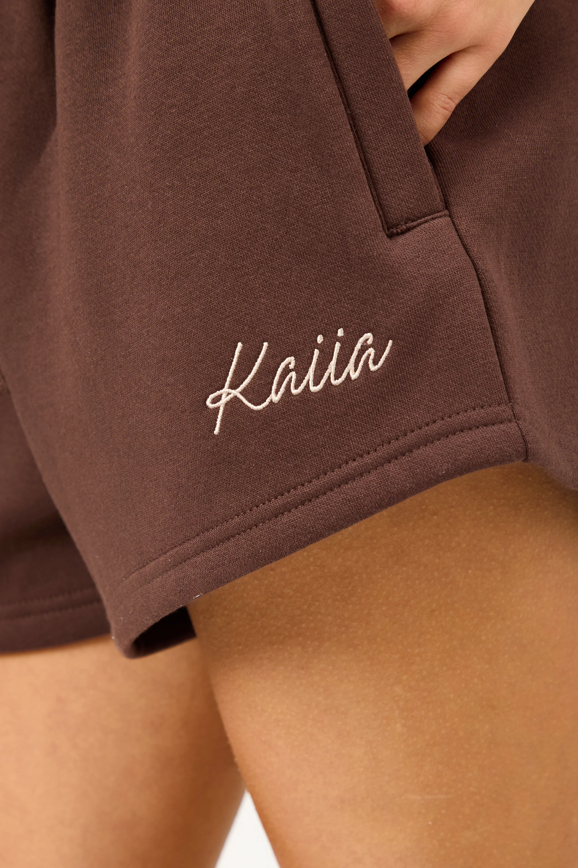 Kaiia Script Logo Mini Sweat Shorts Peppercorn - Image 4