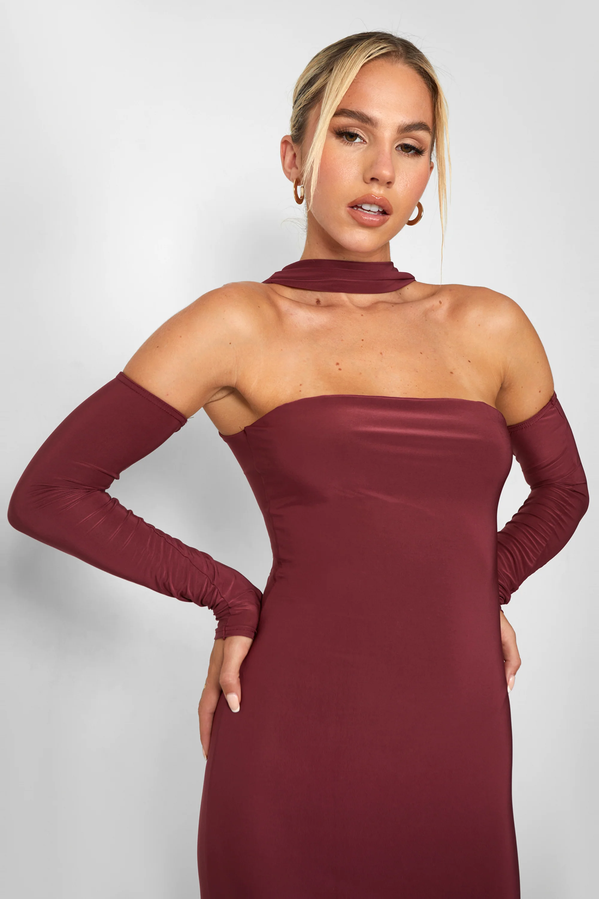 Kaiia Bardot Choker Detail Top in Burgundy - Image 3