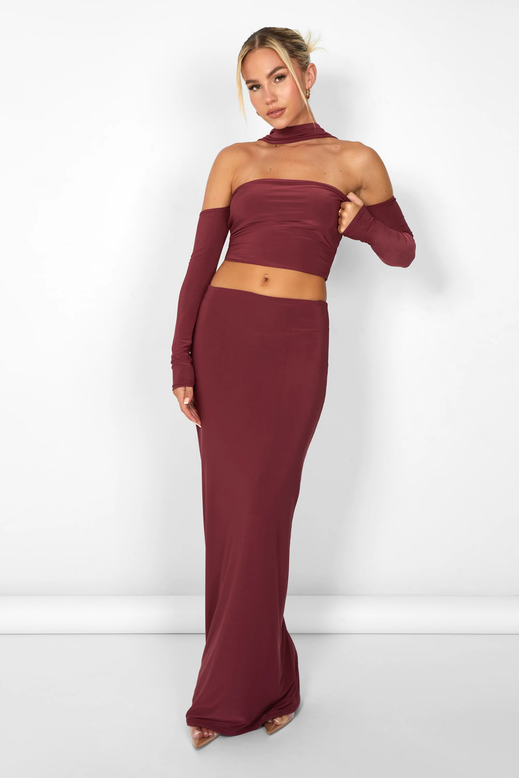 Kaiia Bardot Choker Detail Top in Burgundy - Image 5