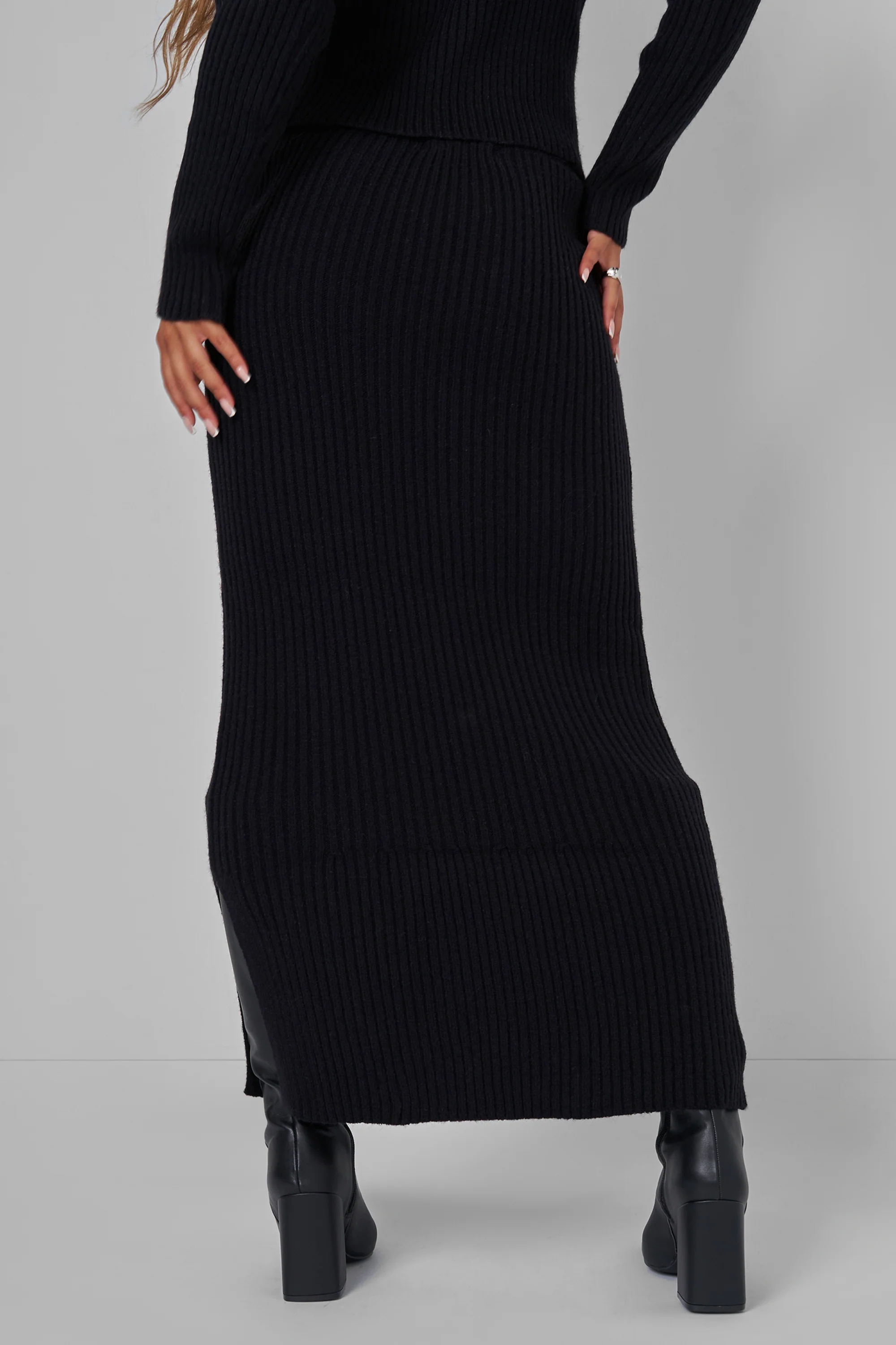 Kaiia Bardot Jumper Co-ord in Black - Image 7