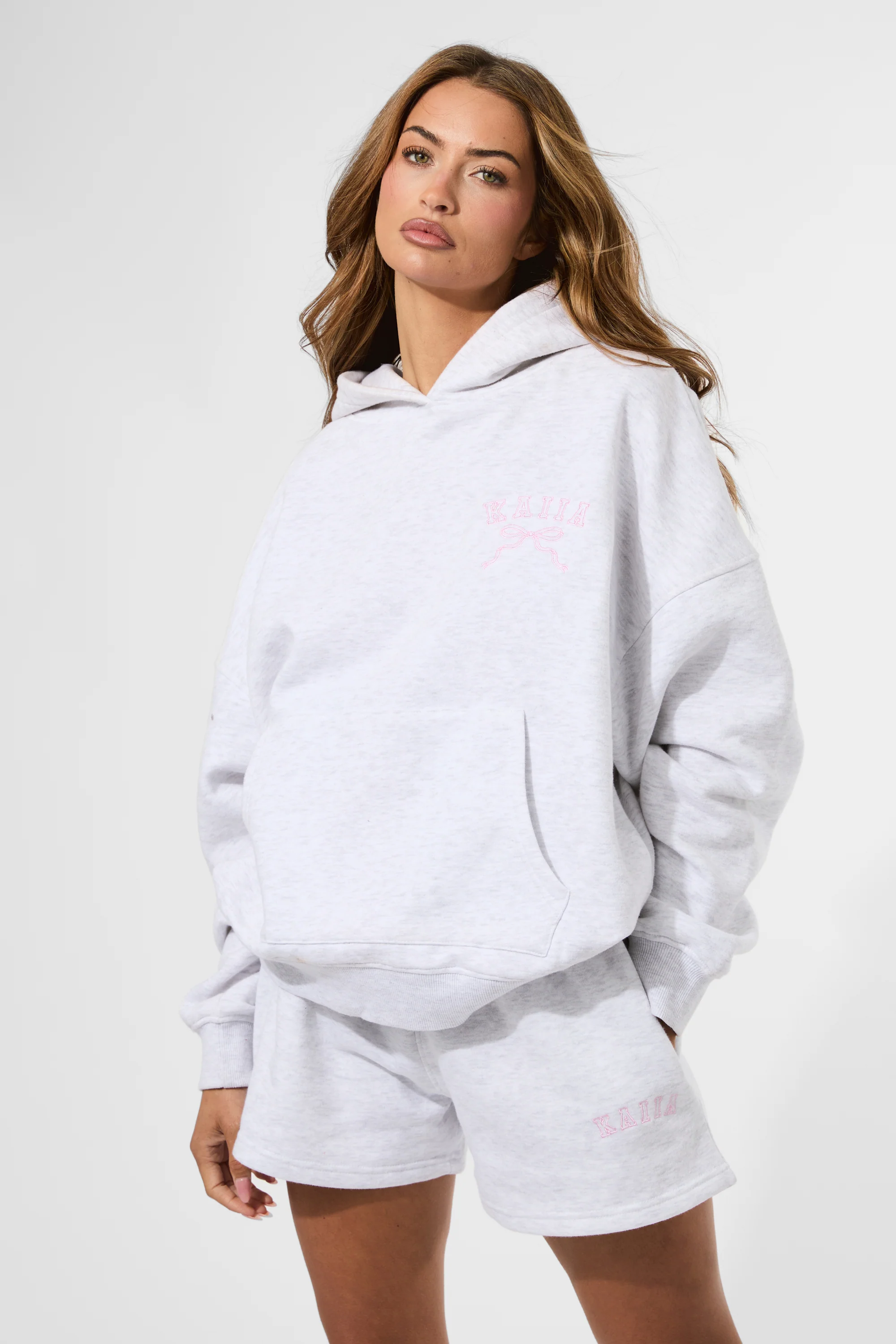 Kaiia Bow Embroidered Sweat Shorts Light Grey Marl & Baby Pink - Image 4