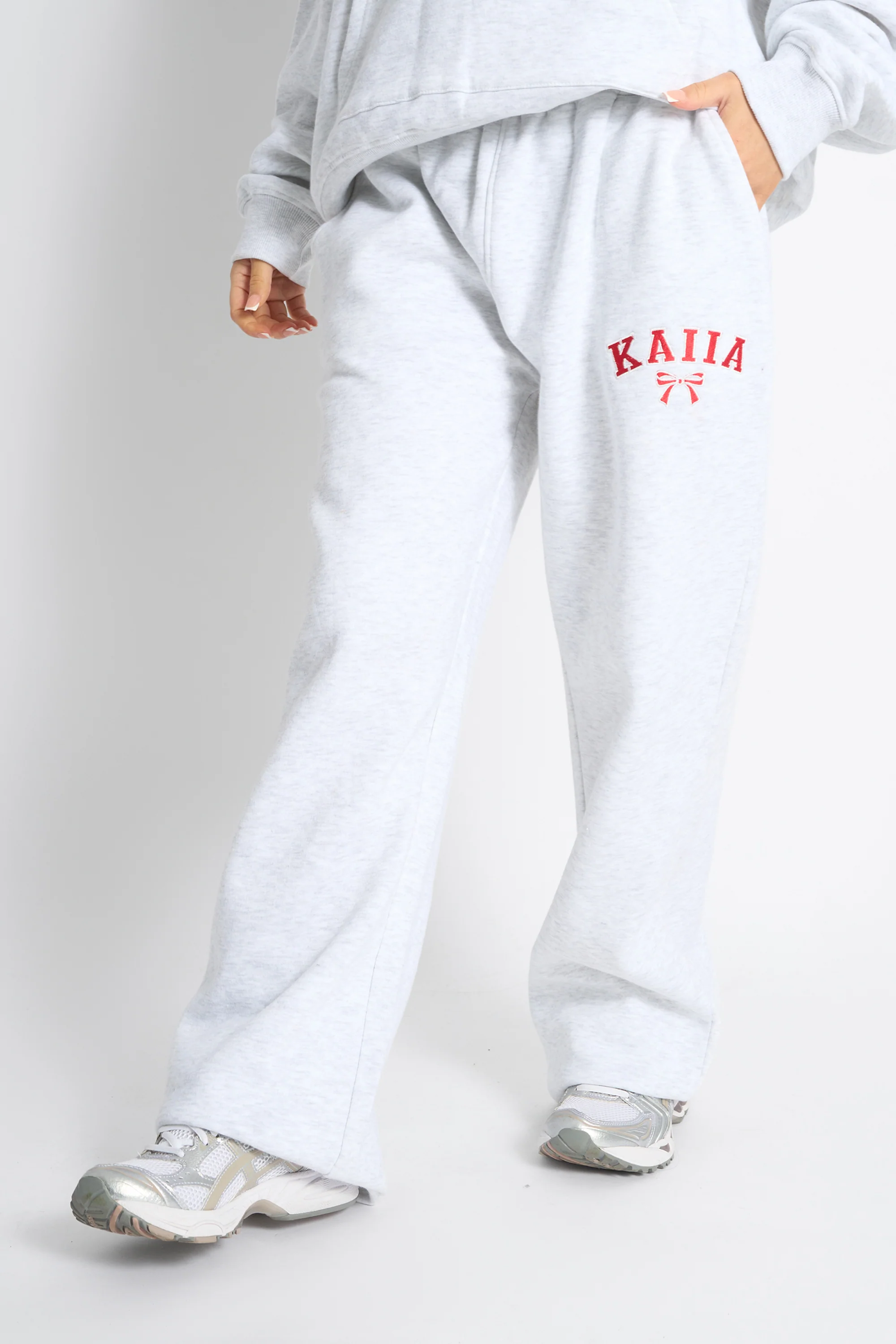 Kaiia Bow Embroidered Ribbed Waistband Wide Leg Joggers Light Grey Marl & Red - Image 2