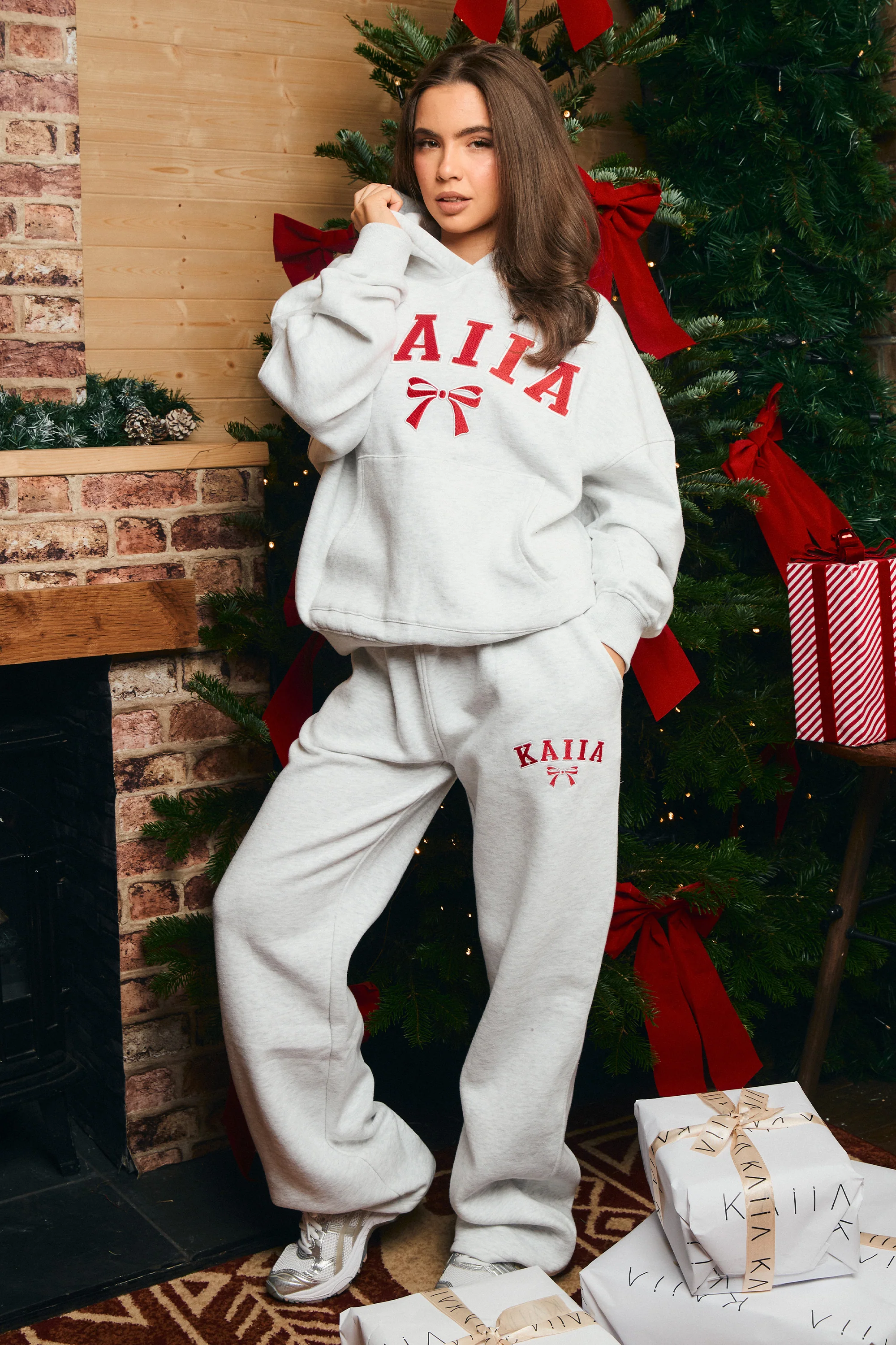 Kaiia Bow Embroidered Ribbed Waistband Wide Leg Joggers Light Grey Marl & Red - Image 5