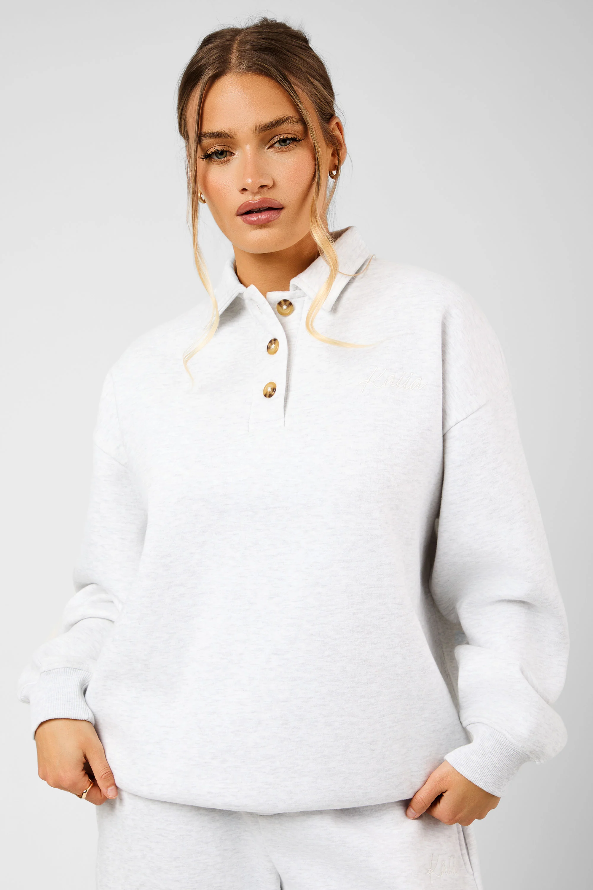 Kaiia Script Logo Button Detail Collar Sweatshirt Light Grey Marl - Image 5