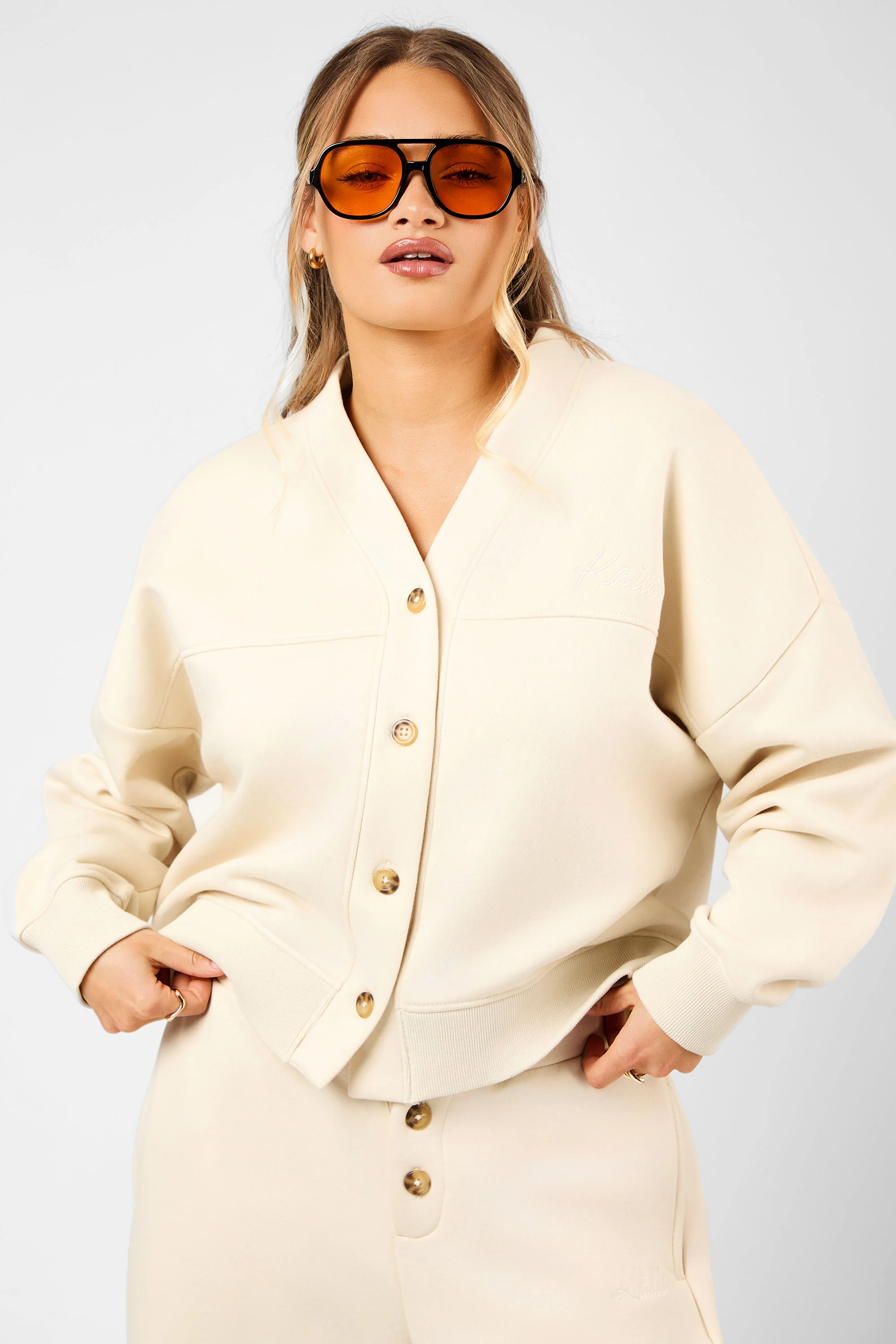 Kaiia Script Logo Button Down Detail Sweat Cardigan Crème
