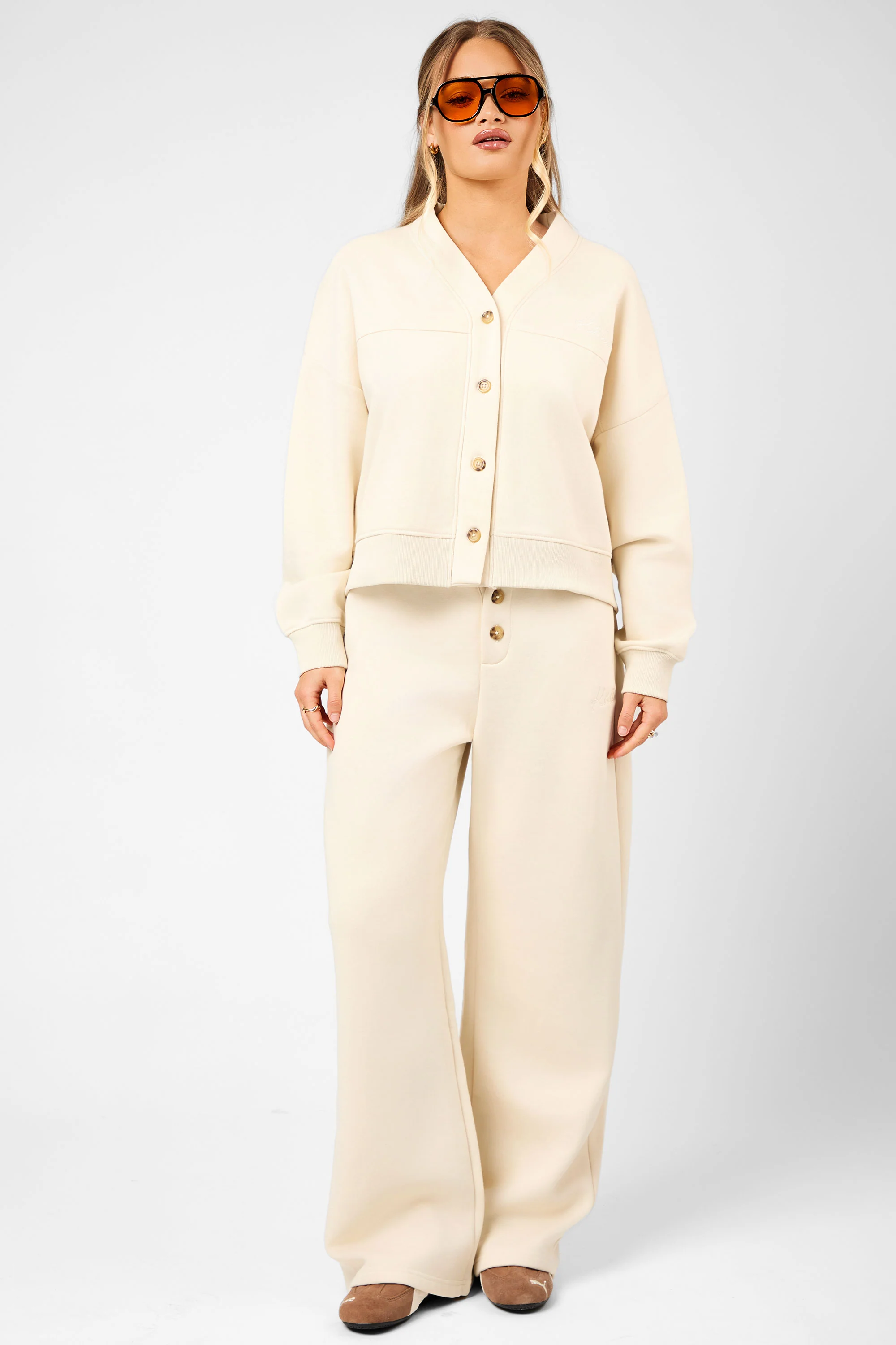 Kaiia Script Logo Button Down Detail Sweat Cardigan Crème - Image 4