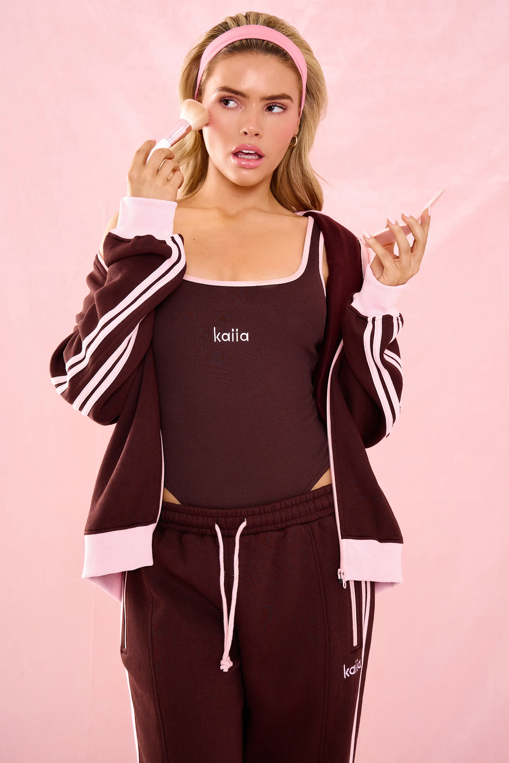 Kaiia Collared Boxy Zip Through Sweatshirt Chocolate & Pink - Image 2