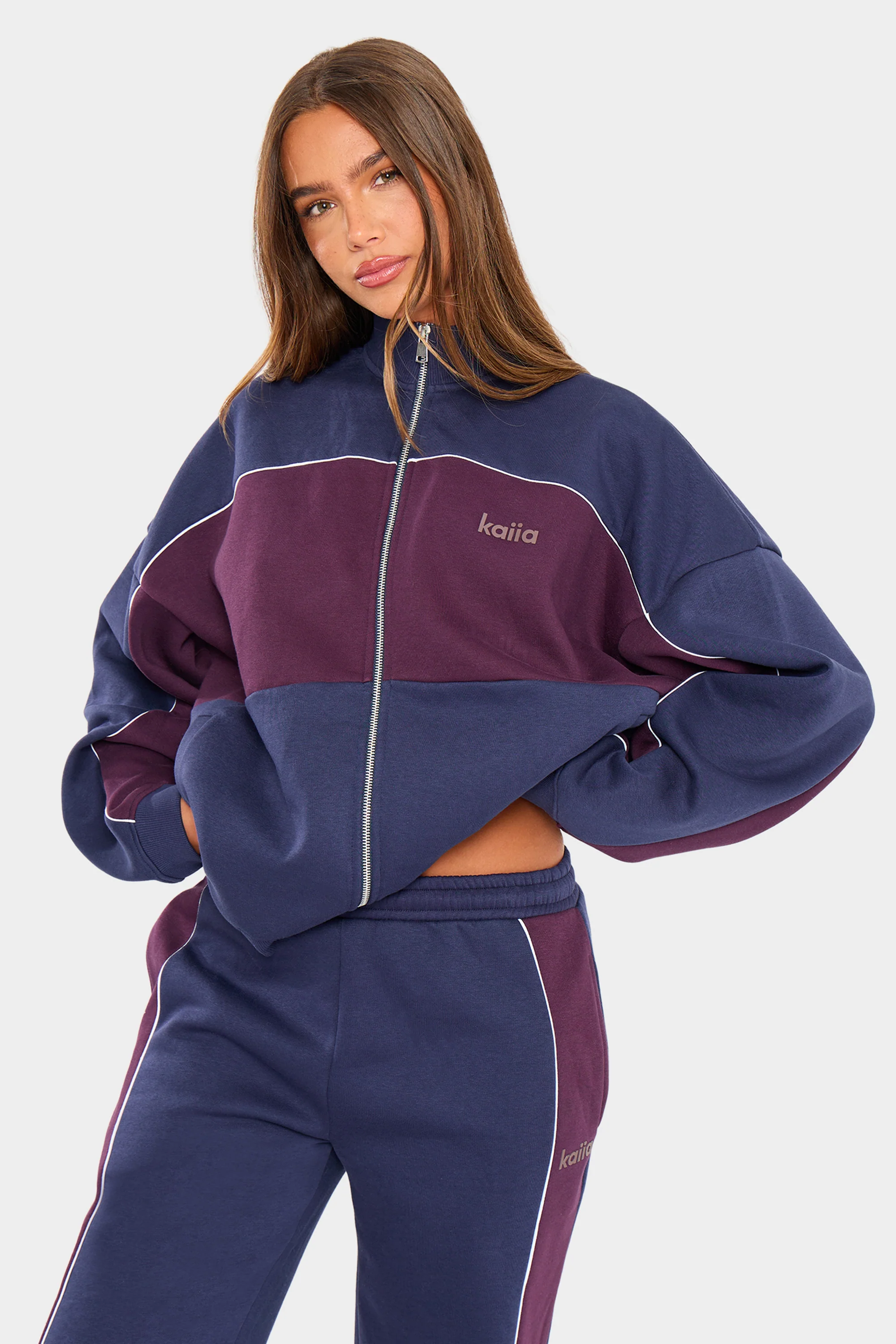 Kaiia Contrast Oversized Zip Through Sweatshirt Navy & Burgundy - Image 4