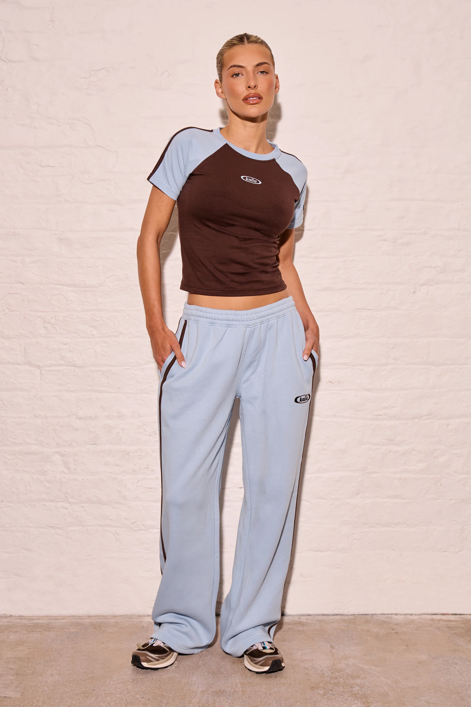 Kaiia Contrast Panel Baby Tee Chestnut Brown & Dusty Blue - Image 3
