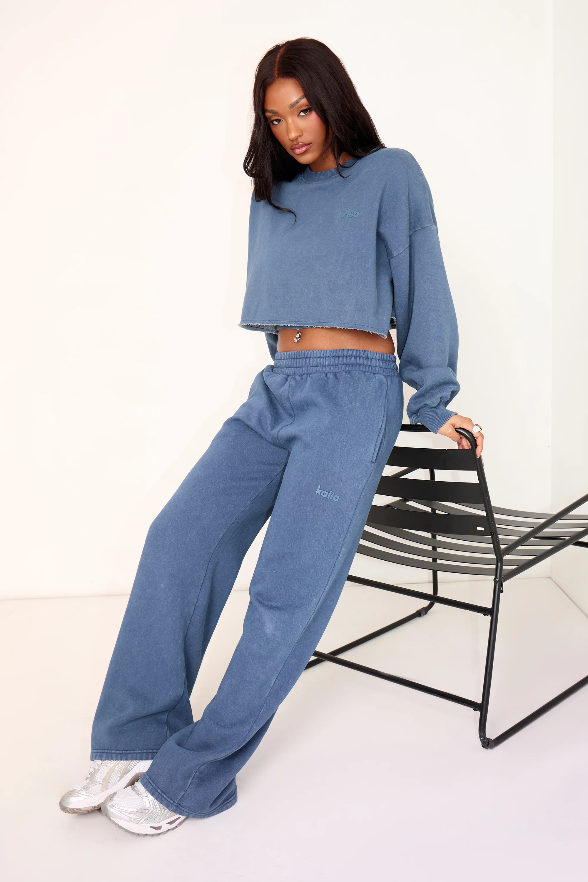 Kaiia Cropped Raw Hem Sweatshirt Washed Petrol - Image 3