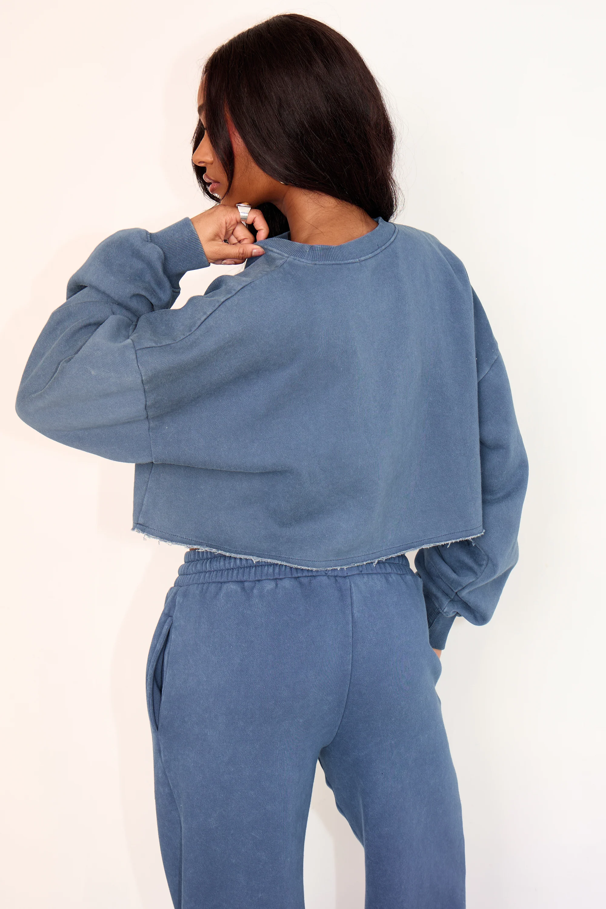 Kaiia Cropped Raw Hem Sweatshirt Washed Petrol - Image 4