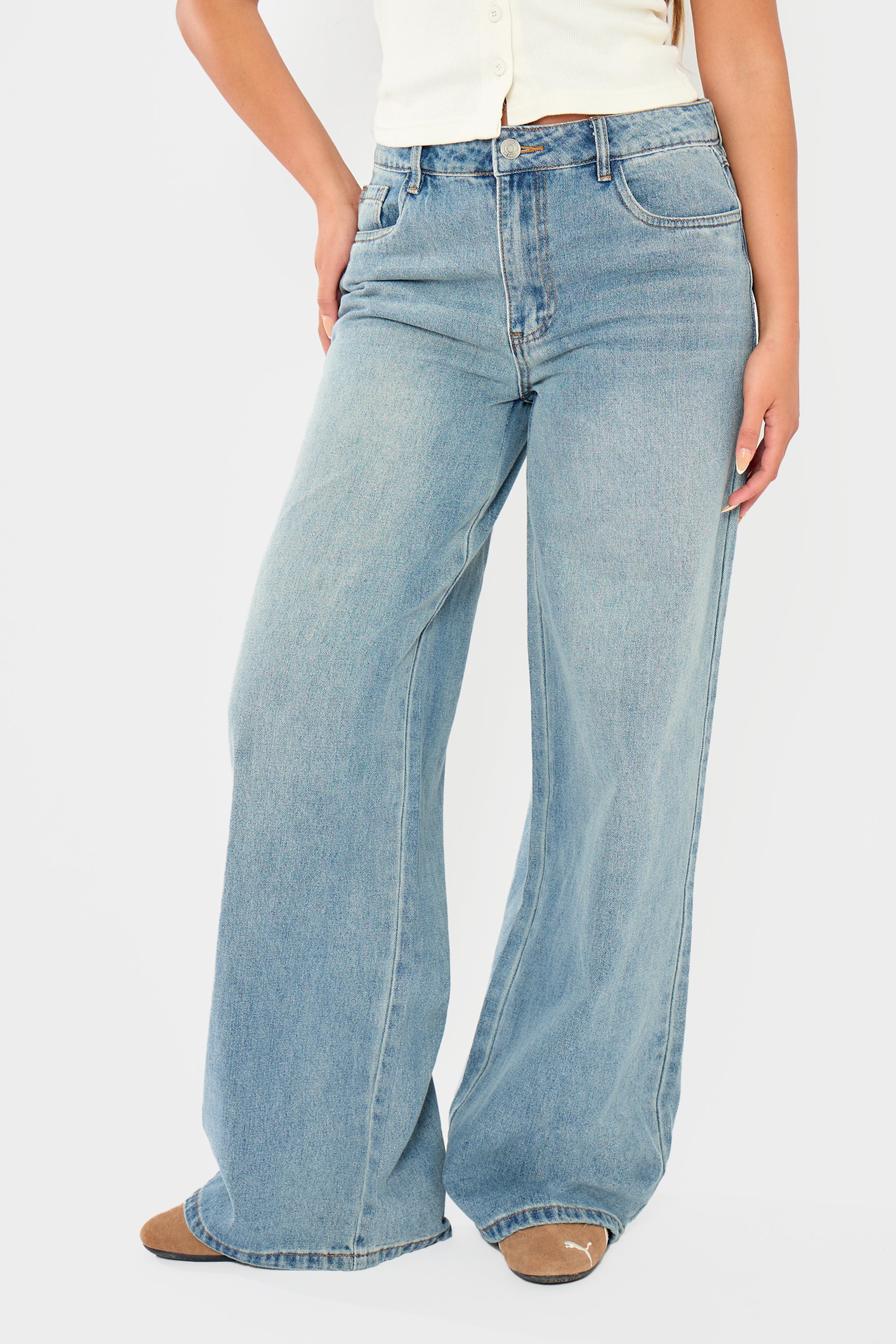 Kaiia Denim Mid Rise Wide Leg Jeans Vintage Wash - Image 10