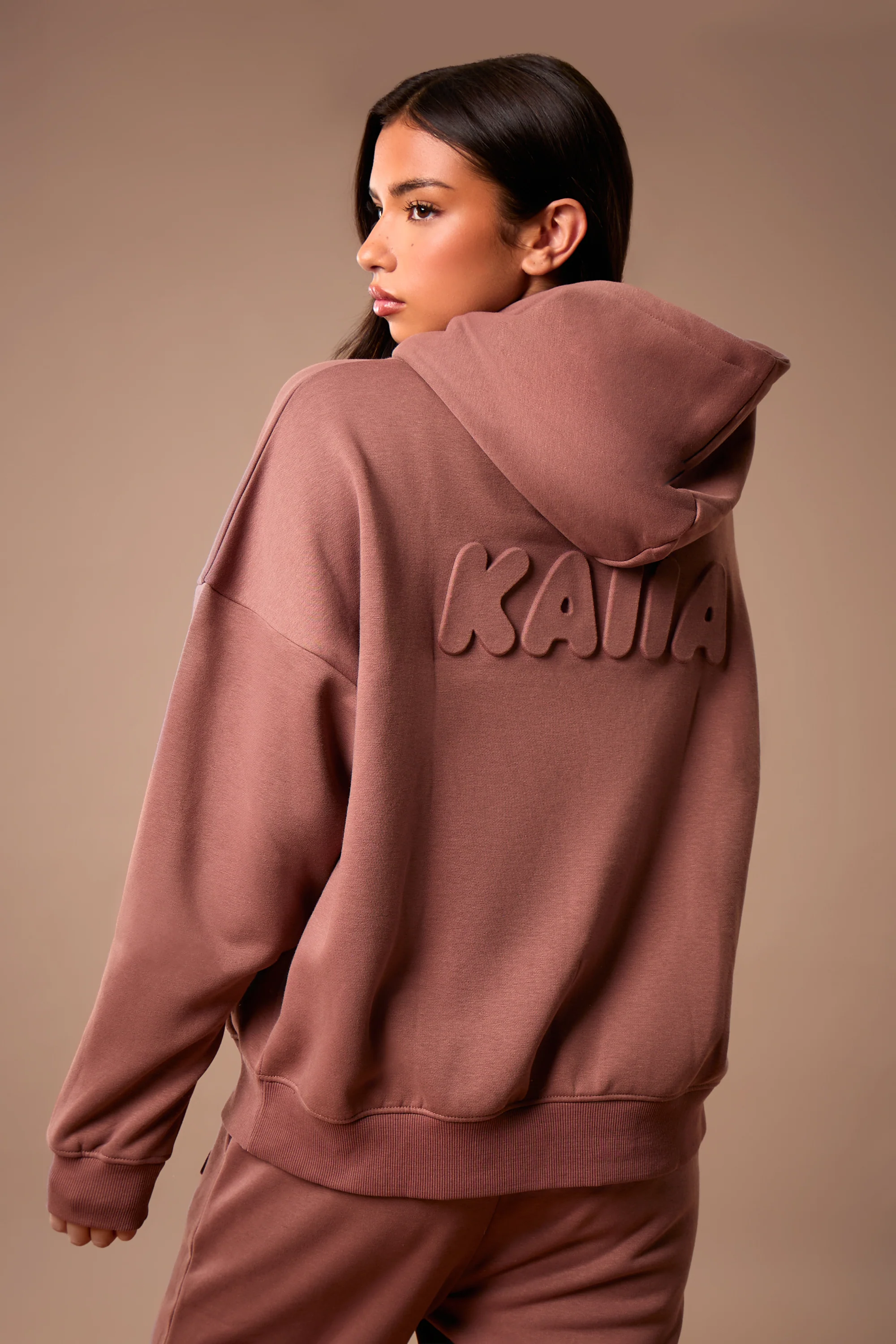 Kaiia Embossed Bubble Logo Oversized Hoodie Nutmeg - Image 4