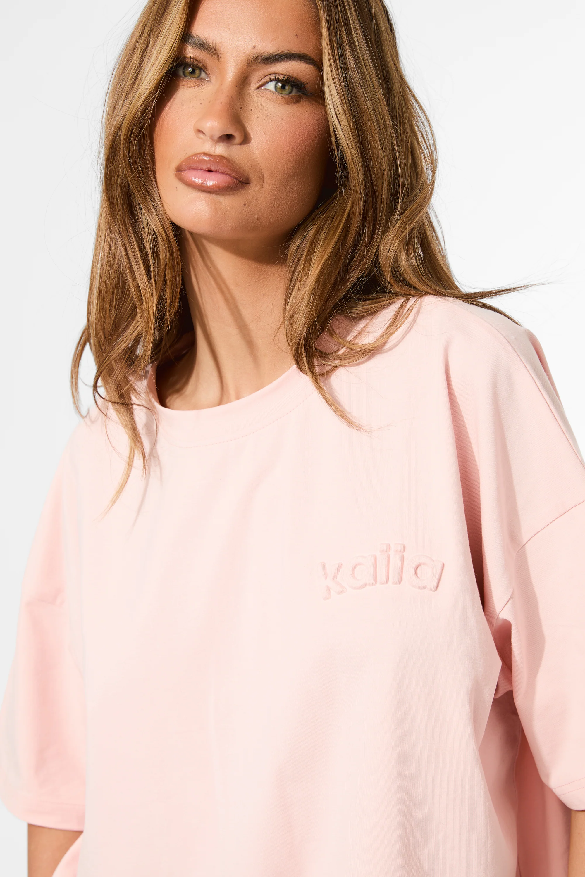 Kaiia Embossed Logo Oversized Tee Sugar Pink - Image 3