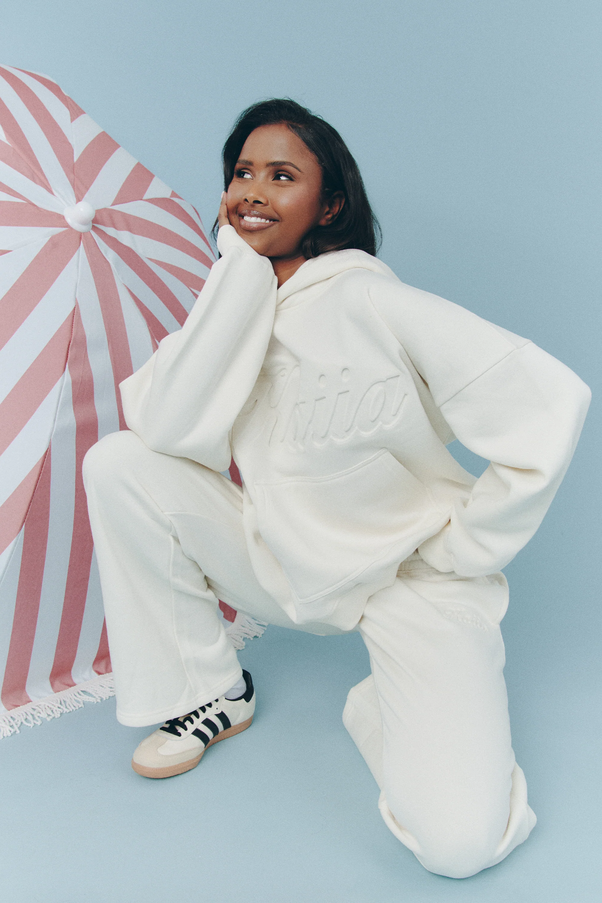Kaiia Embossed Script Logo Oversized Hoodie Marshmallow - Image 6