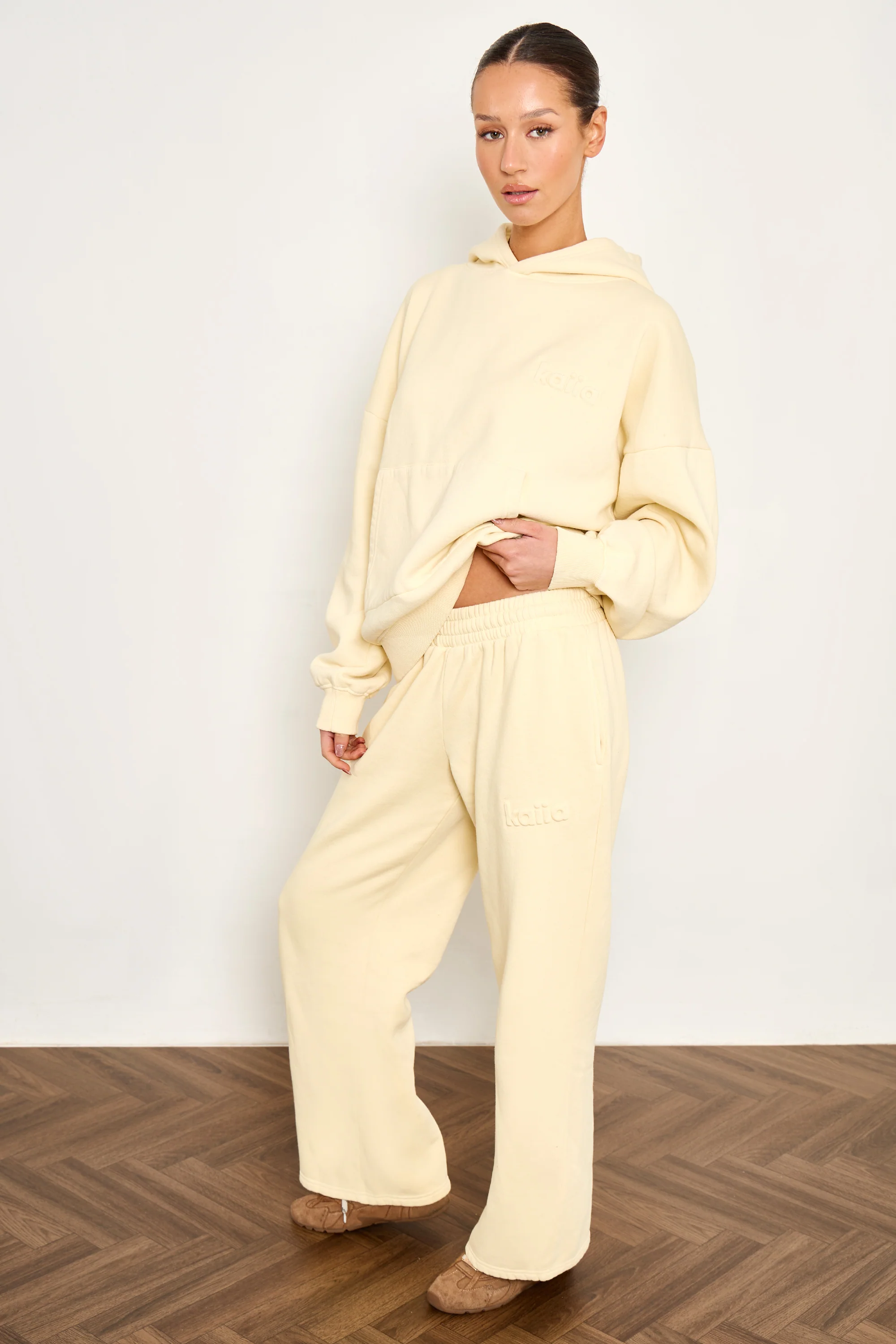 Kaiia Embossed Wide Leg Joggers Washed Butter Yellow