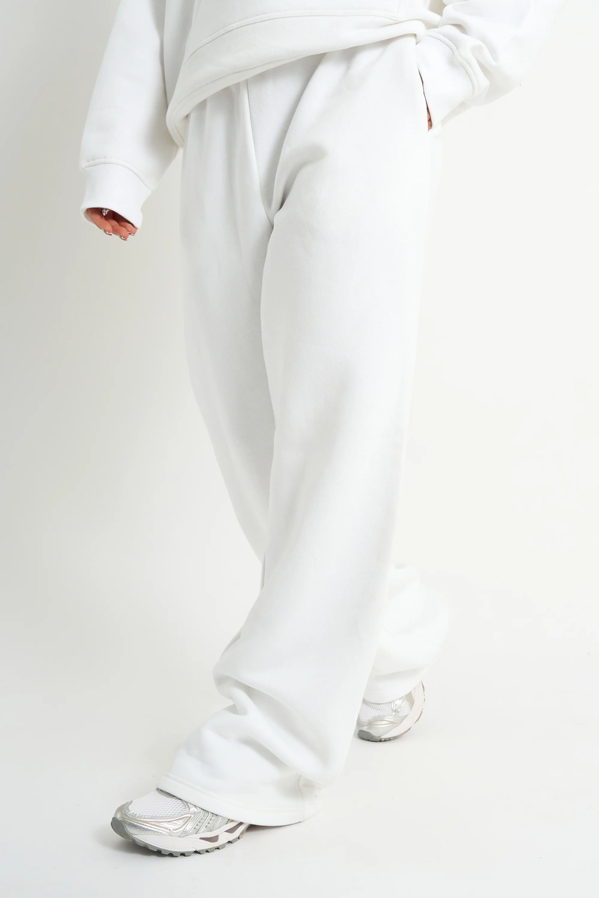 Kaiia Embossed Wide Leg Joggers White - Image 3
