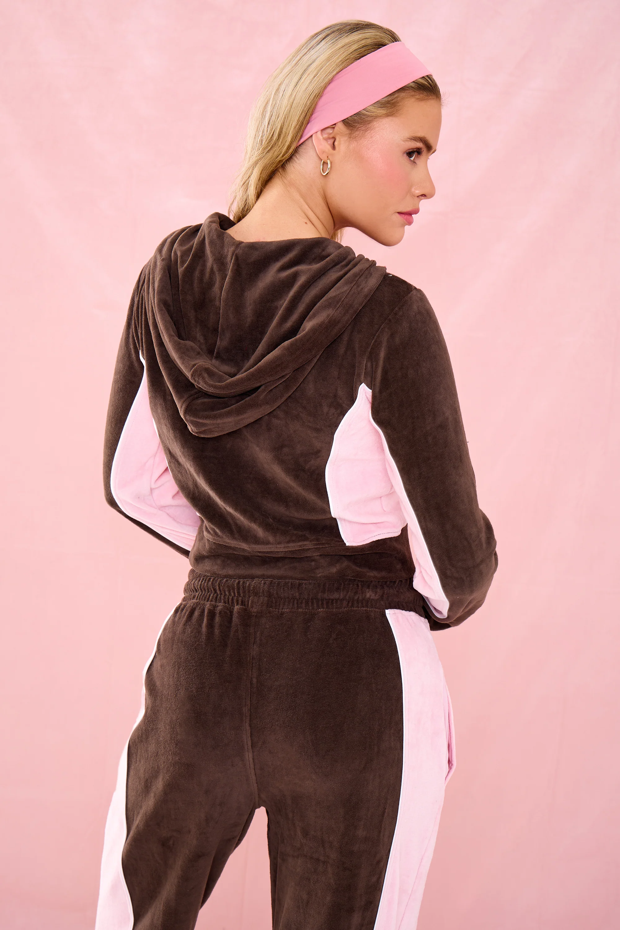 Kaiia Fitted Velour Zip Through Hoodie Bitter Chocolate & Pink - Image 5