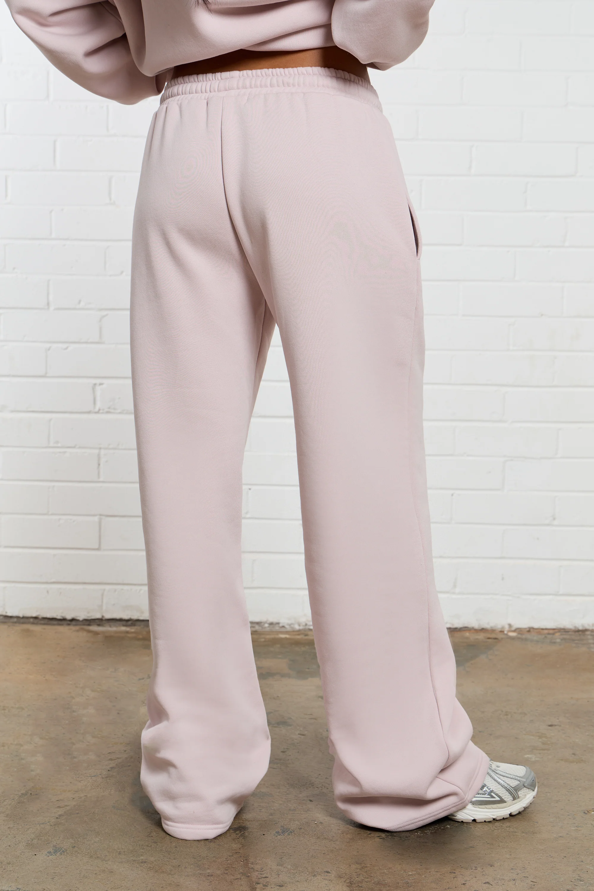 Kaiia Jeans Embossed Wide Leg Joggers Pale Dusty Lilac - Image 4