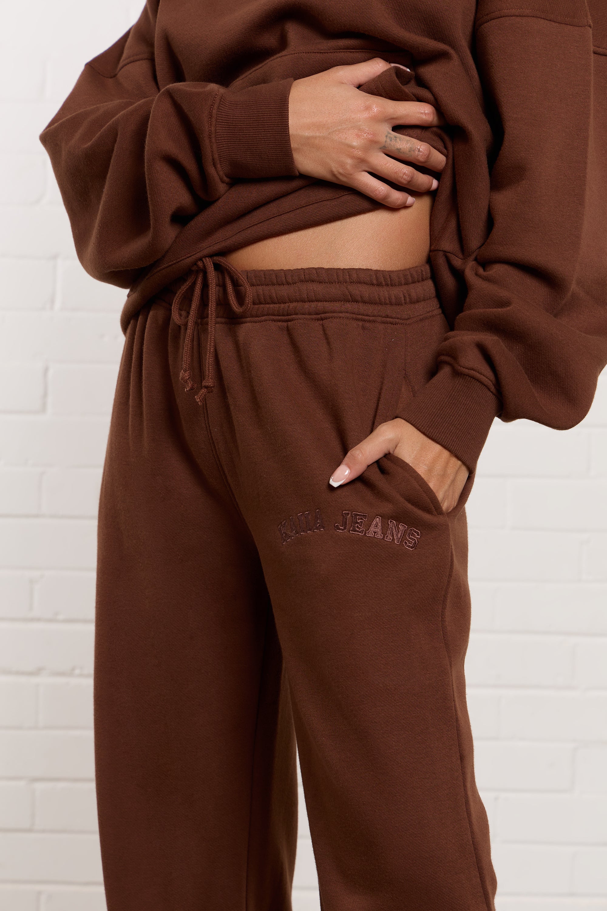 Kaiia Jeans Embroidered Wide Leg Joggers Chestnut - Image 2