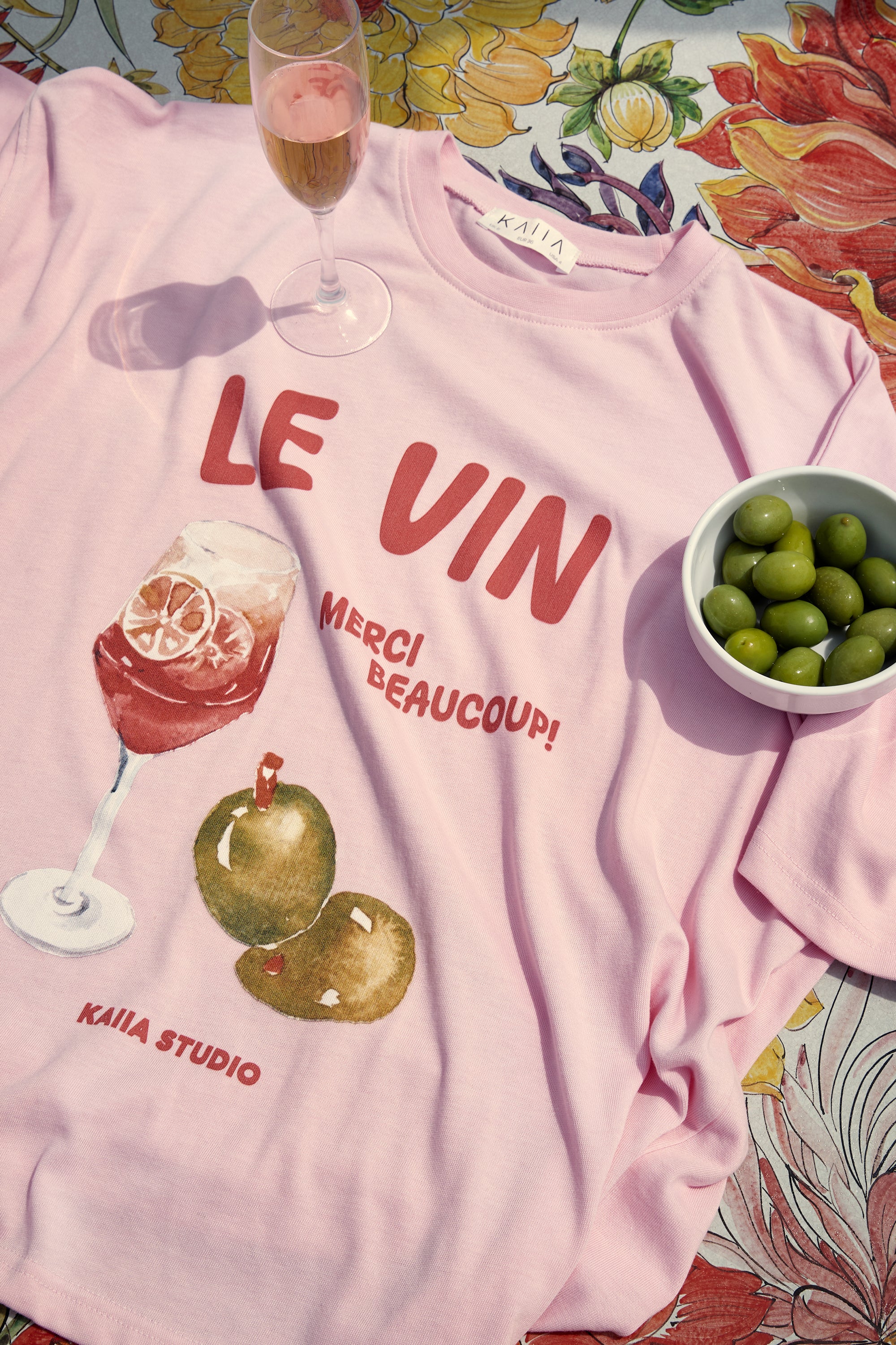 Kaiia Le Vin Graphic Oversized T-Shirt Baby Pink - Image 11