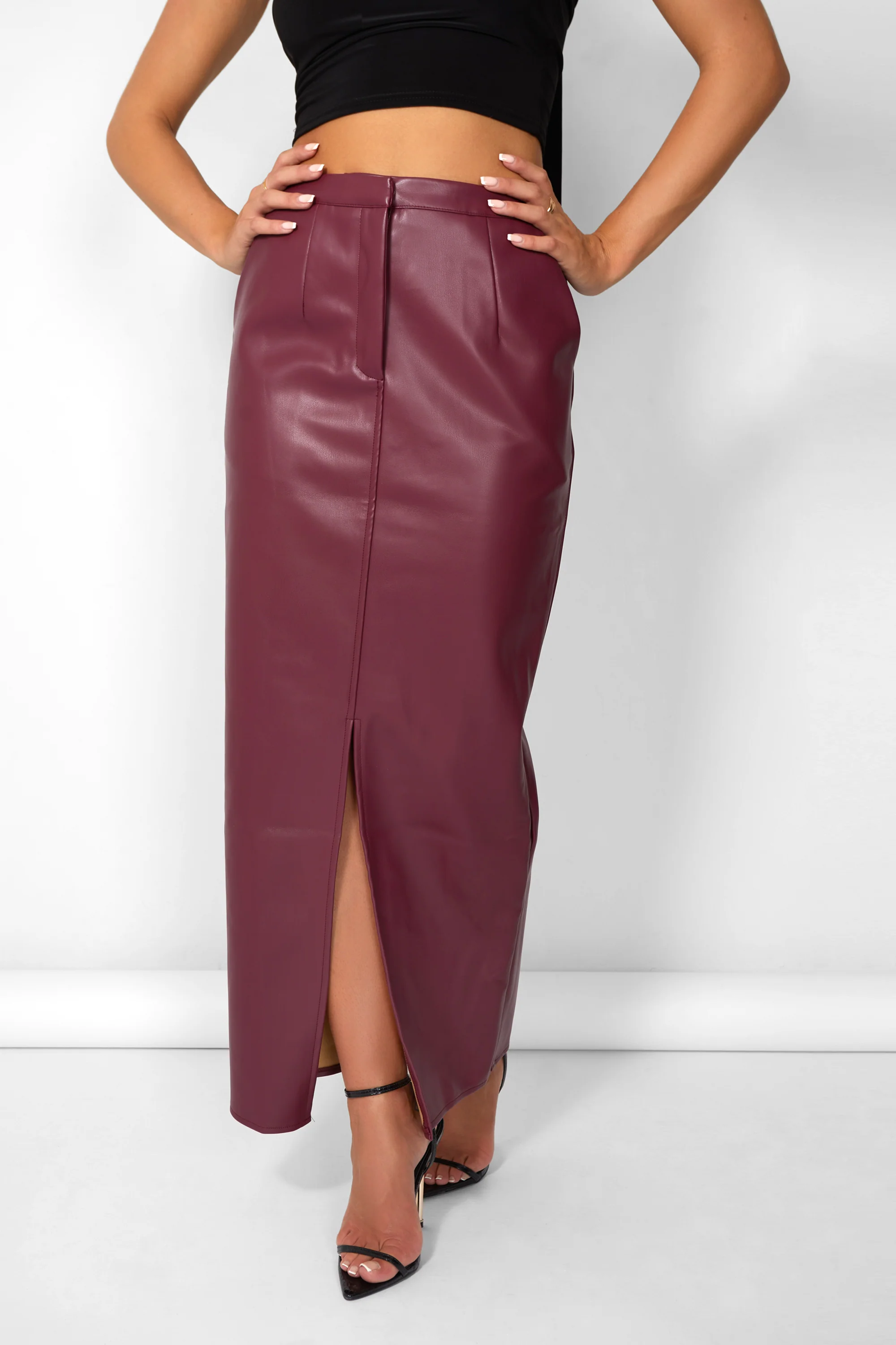 Kaiia Leather Look Maxi Skirt in Burgundy - Image 6