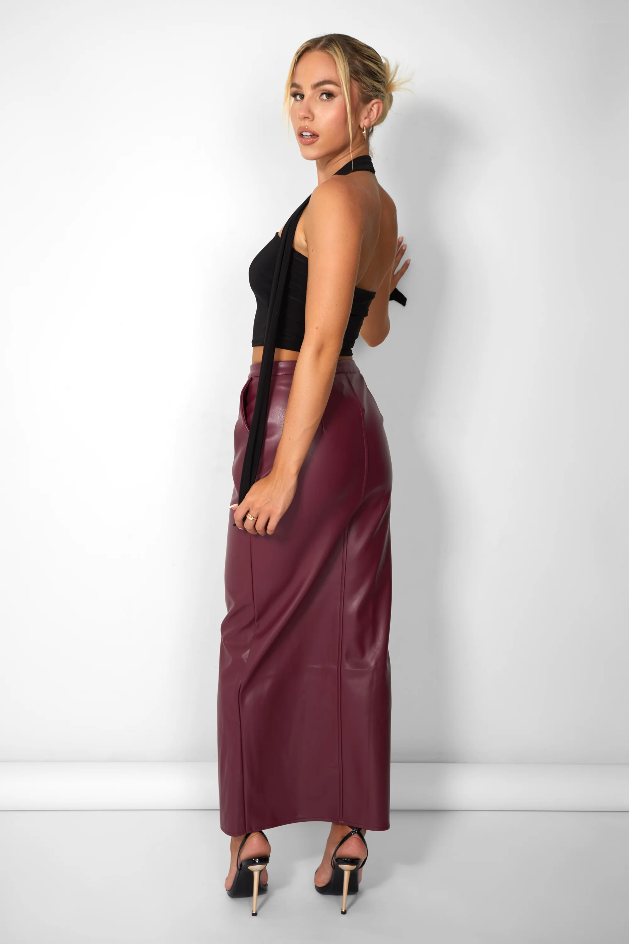 Kaiia Leather Look Maxi Skirt in Burgundy - Image 7