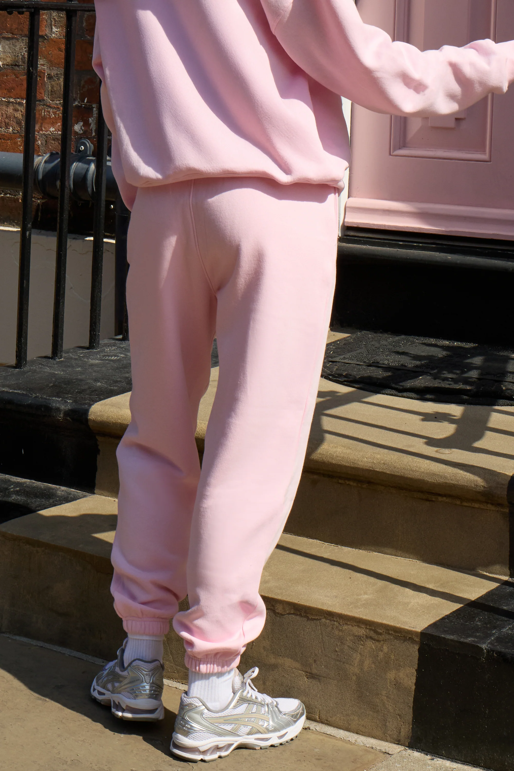 Kaiia Logo Cuffed Joggers Baby Pink - Image 11