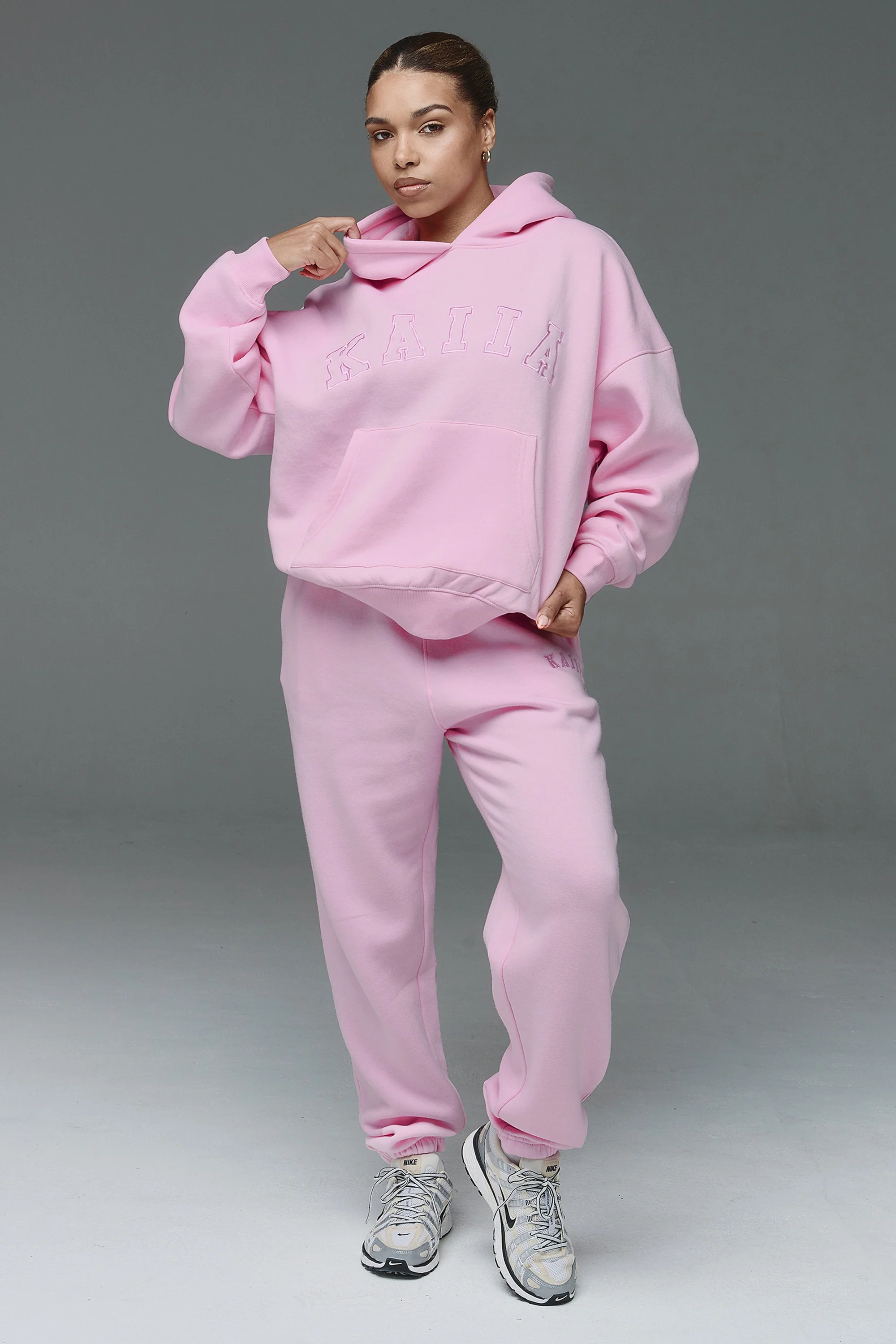 Kaiia Logo Cuffed Joggers Baby Pink - Image 16