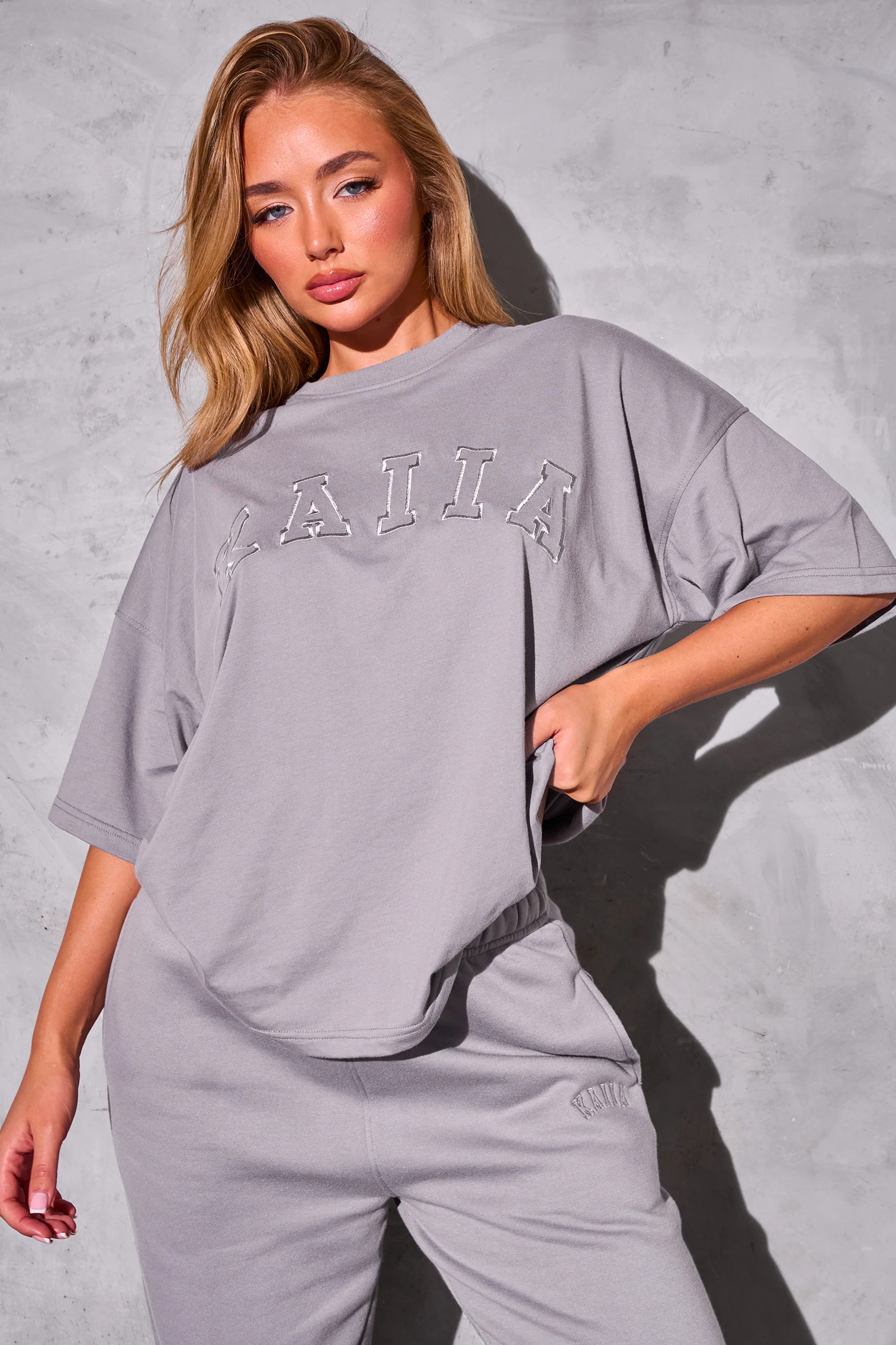 Kaiia Oversized T-Shirt Dove Grey - Image 4