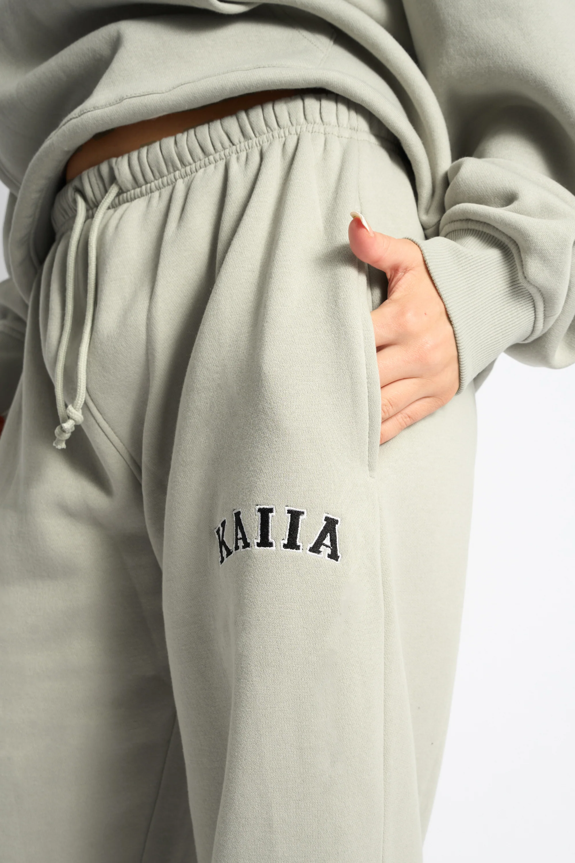 Kaiia Logo Wide Leg Joggers Pebble - Image 4