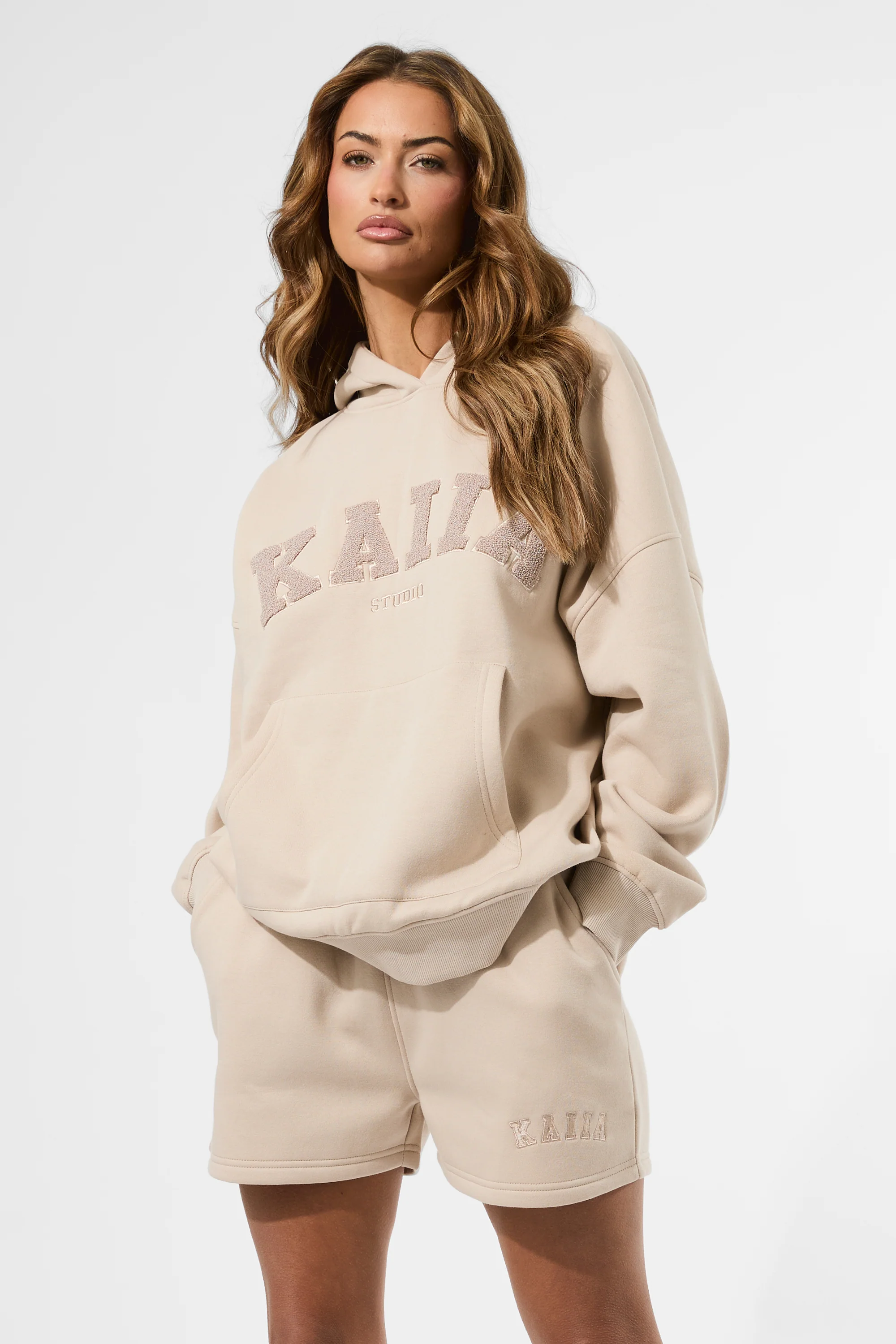 Kaiia Logo Sweat Shorts Truffle - Image 5