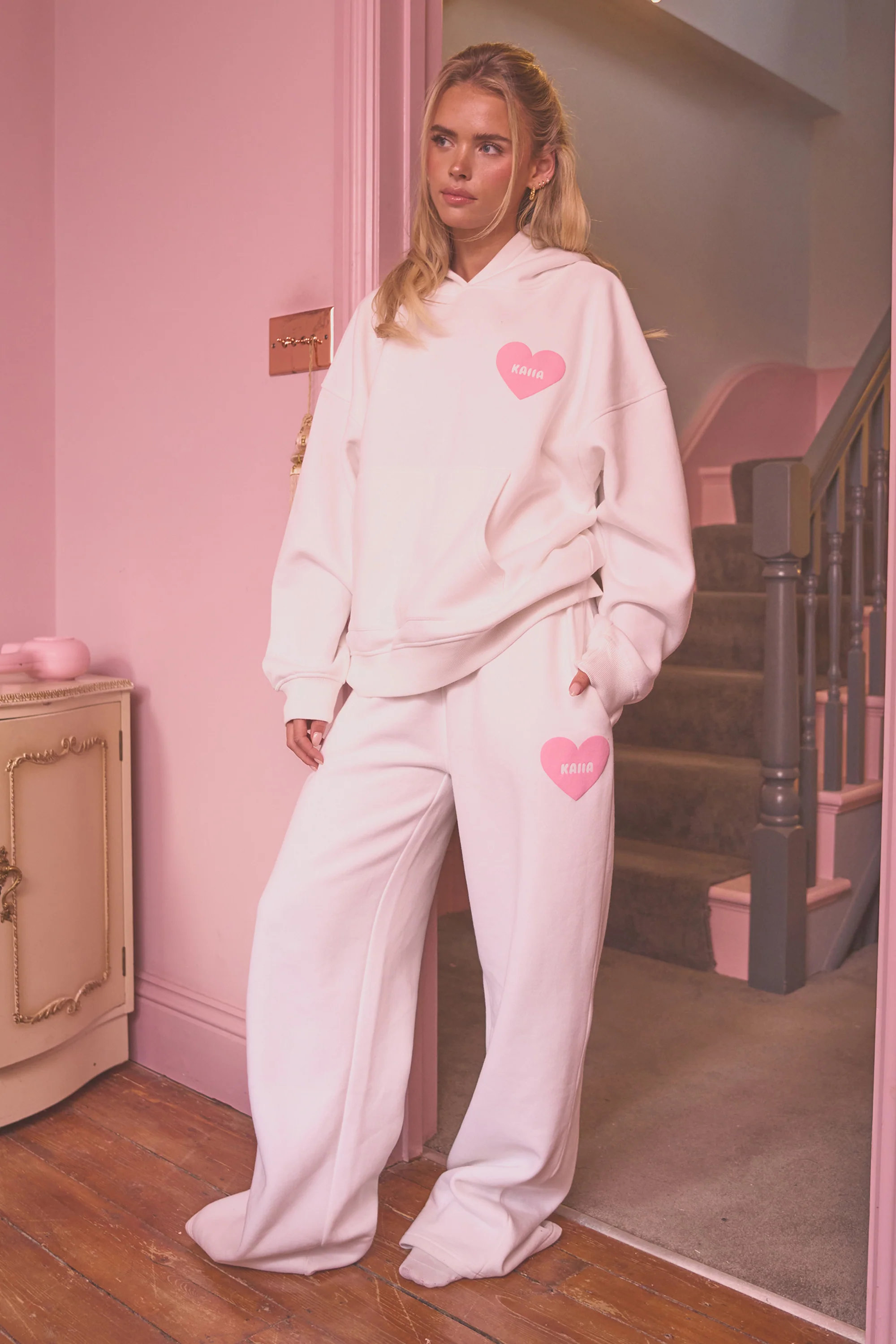 Kaiia Love Heart Graphic Ribbed Waistband Joggers White - Image 6