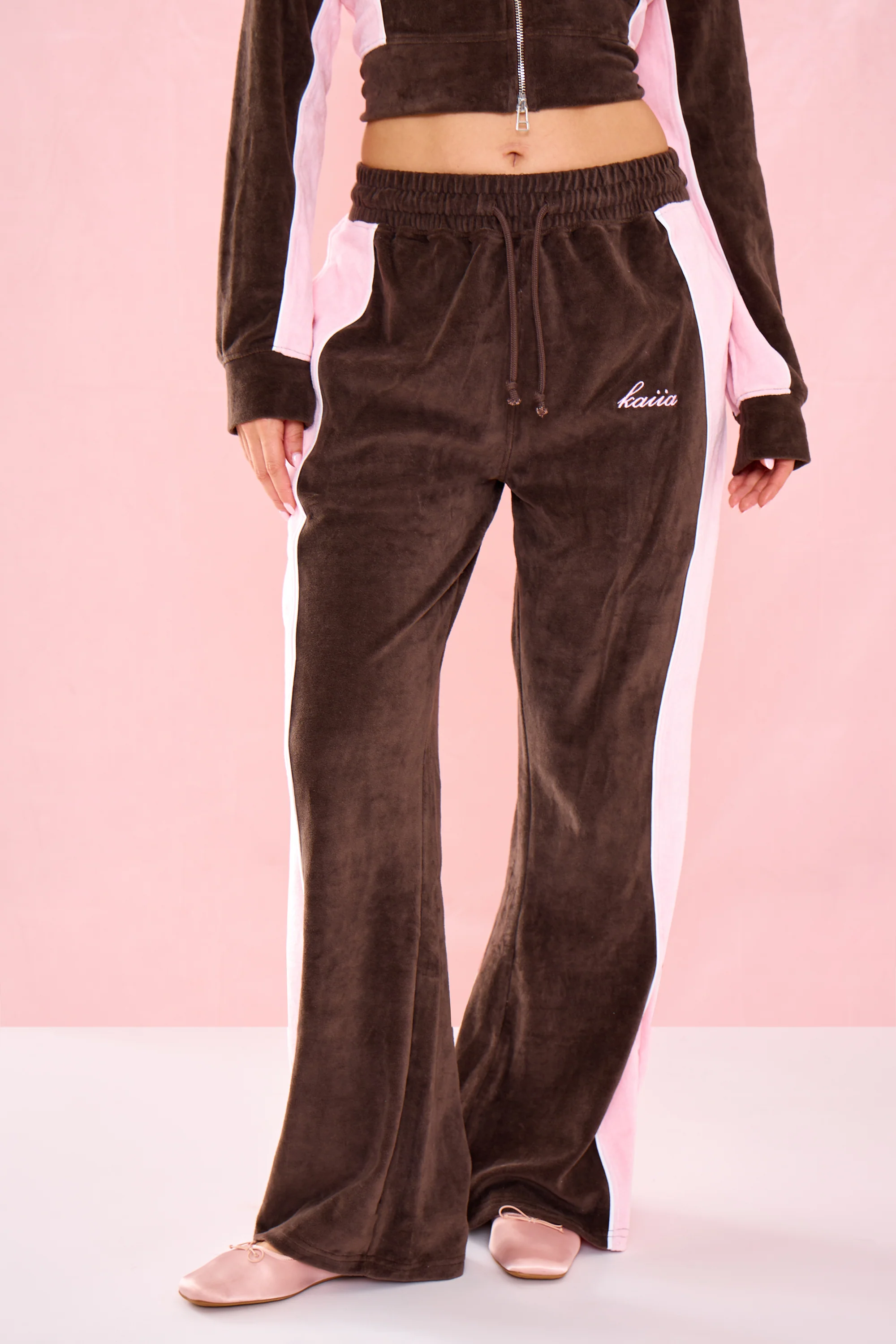 Kaiia Mid Rise Straight Leg Velour Trousers Bitter Chocolate & Pink - Image 2