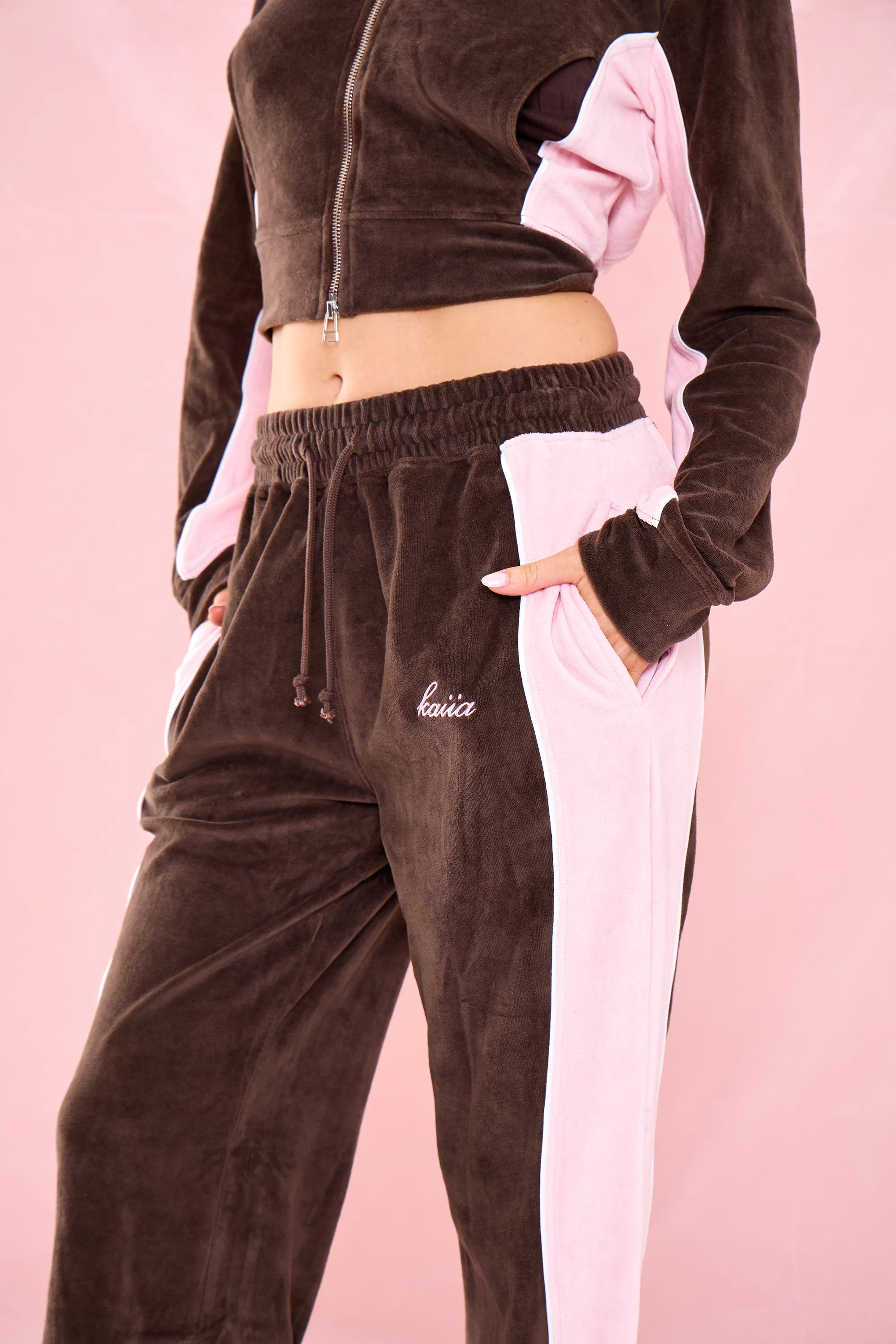 Kaiia Mid Rise Straight Leg Velour Trousers Bitter Chocolate & Pink - Image 4