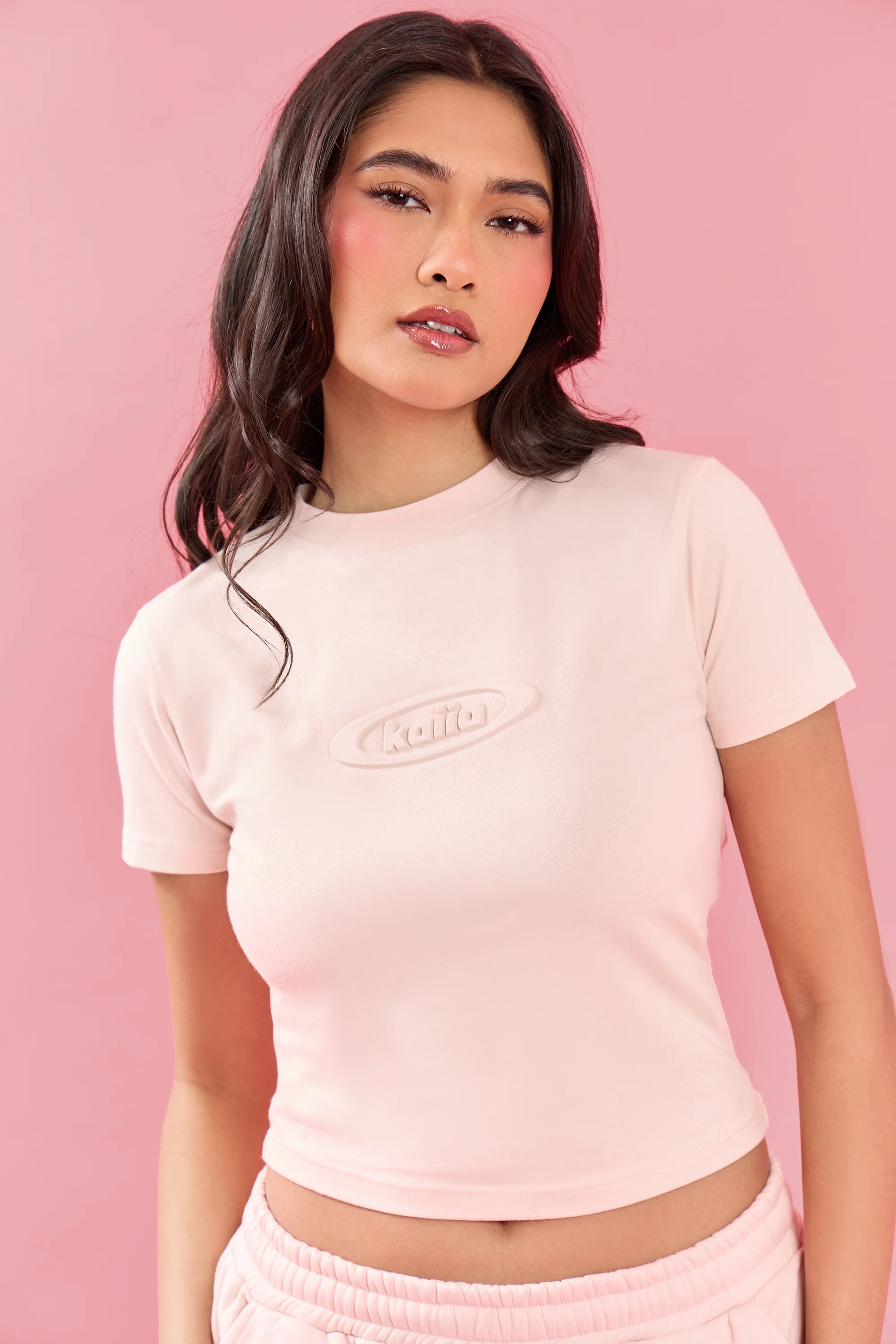 Kaiia Oval Embossed Logo Baby Tee Pink Meringue - Image 2