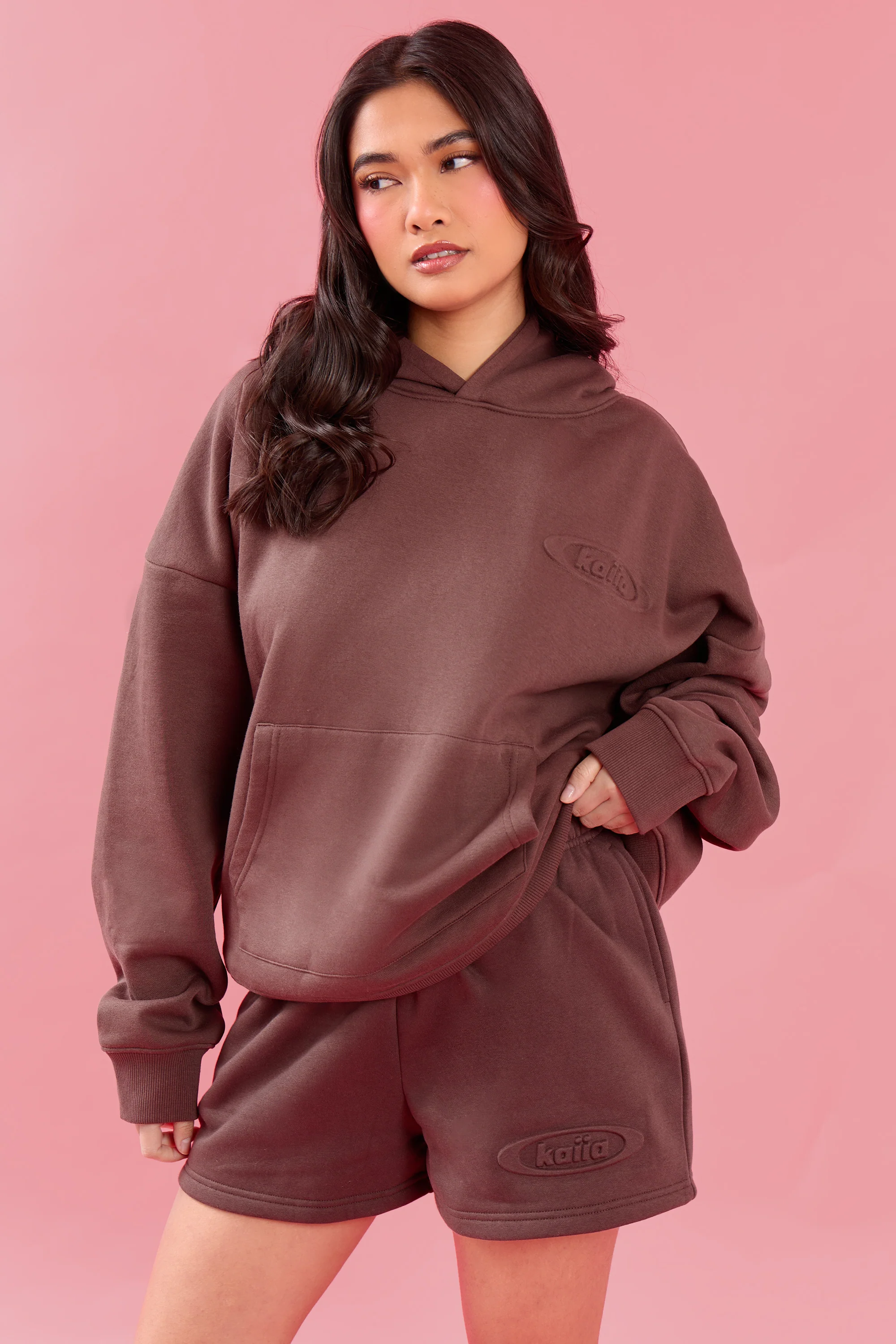 Kaiia Oval Embossed Mini Sweat Shorts Cocoa Brown