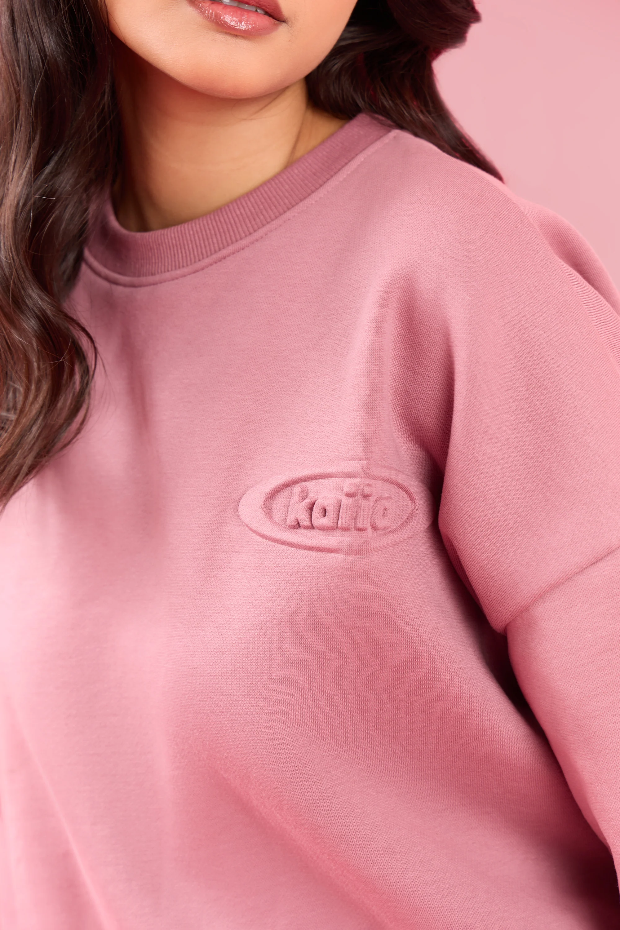 Kaiia Oval Embossed Oversized Sweatshirt Rose Latte - Image 2
