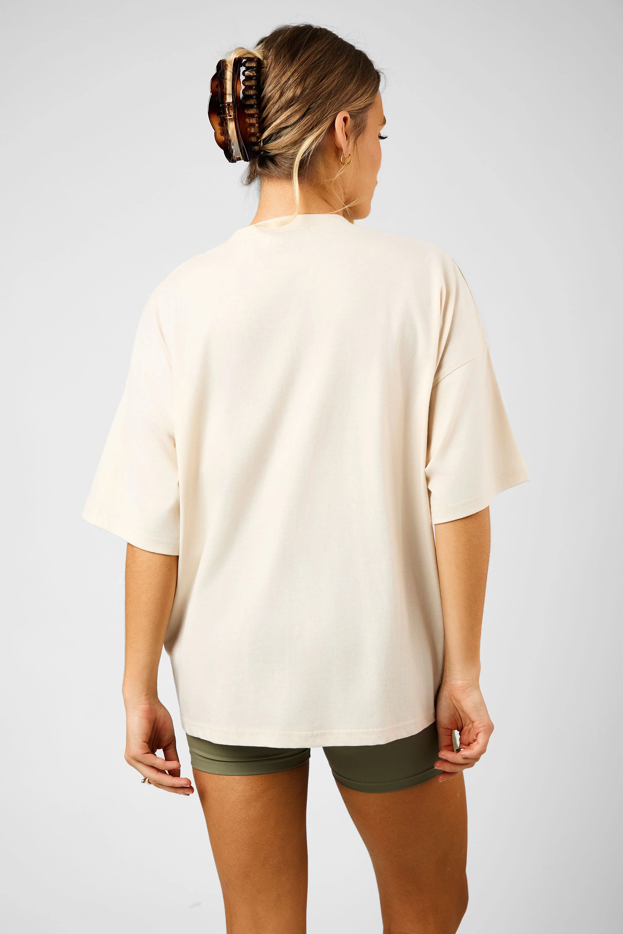 Kaiia Oversized Bunny Graphic T-Shirt Crème - Image 6