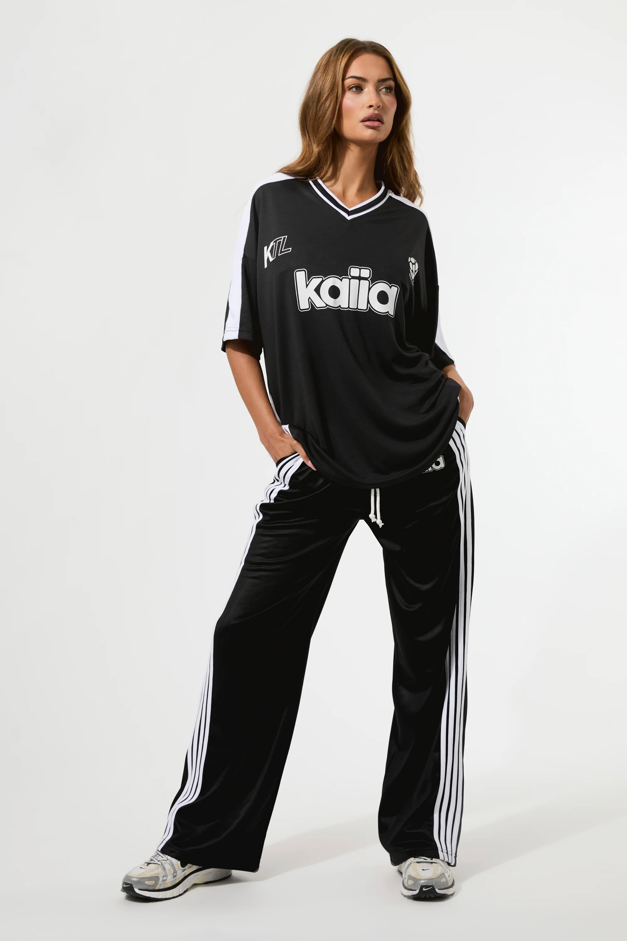 Kaiia Oversized Football Shirt Black - Image 3