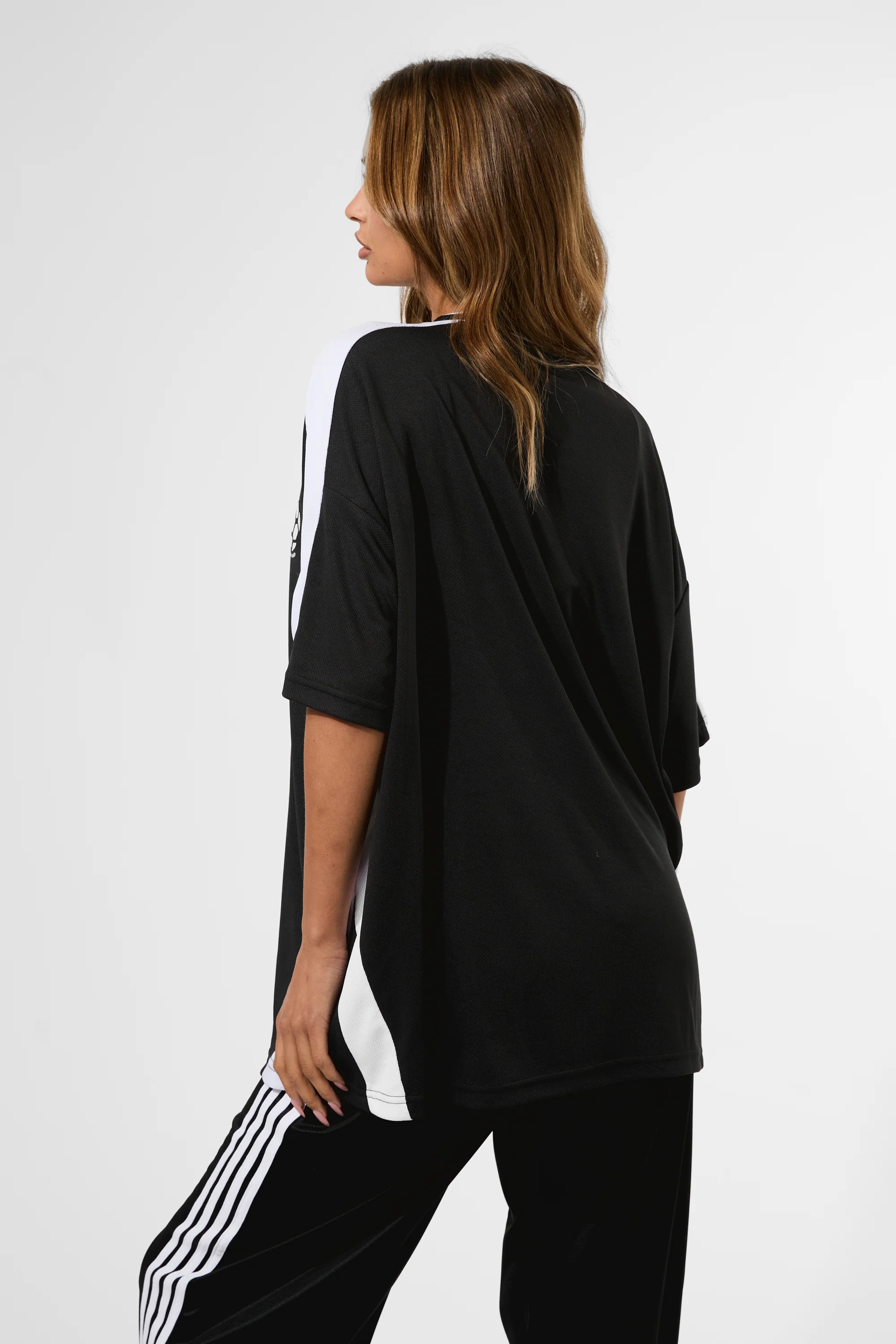 Kaiia Oversized Football Shirt Black - Image 5