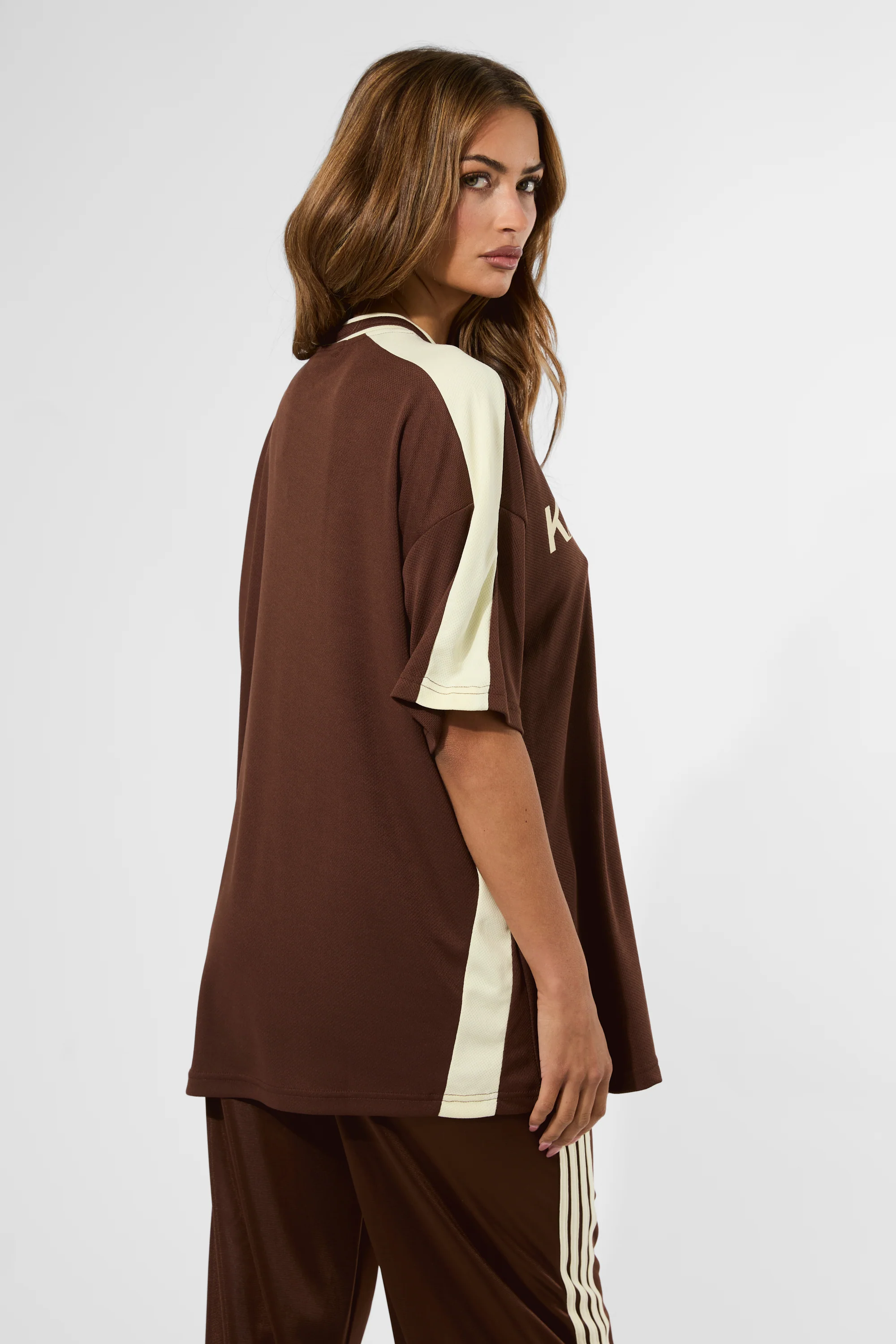 Kaiia Oversized Football Shirt Brown - Image 5