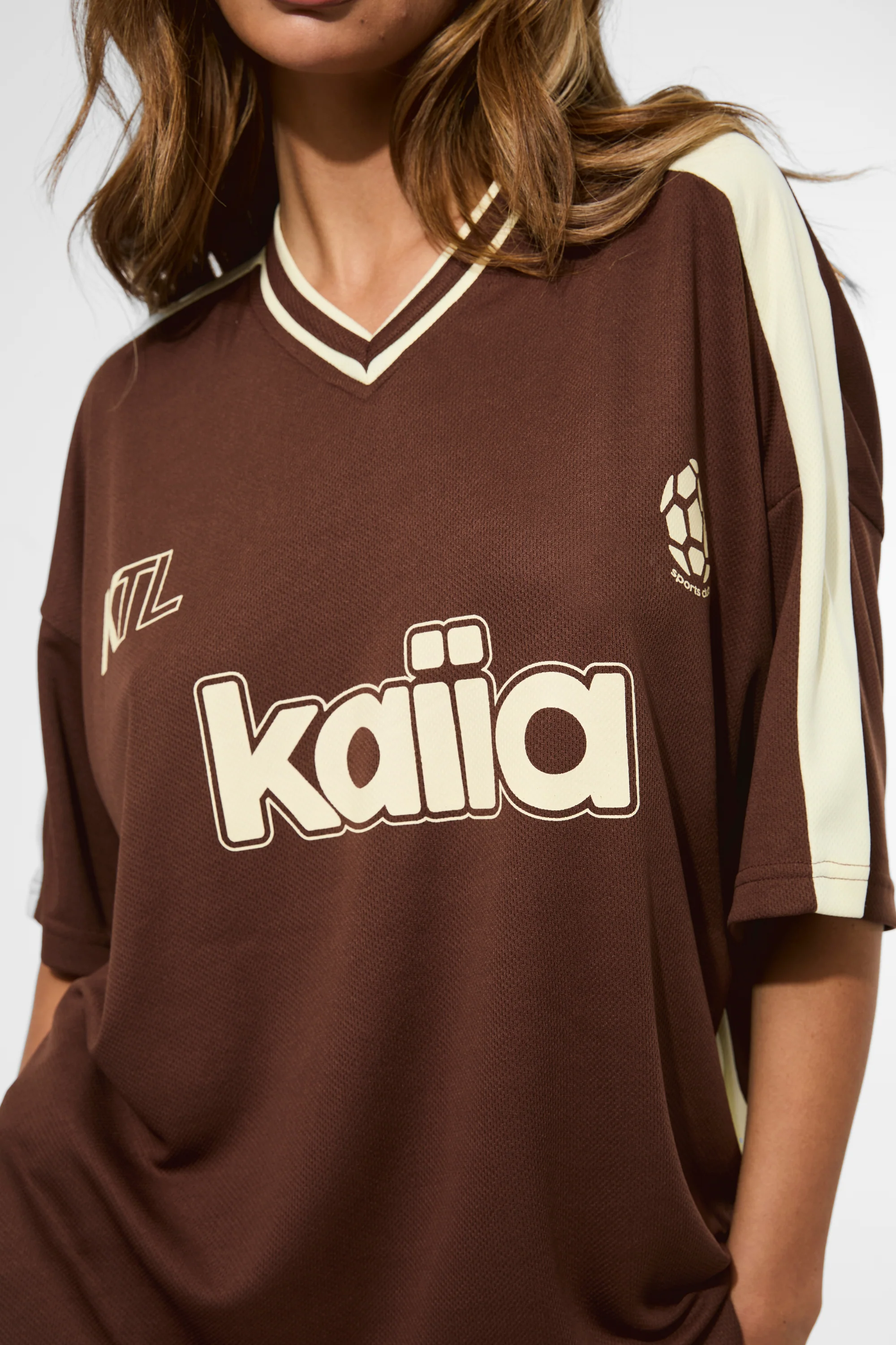 Kaiia Oversized Football Shirt Brown - Image 6