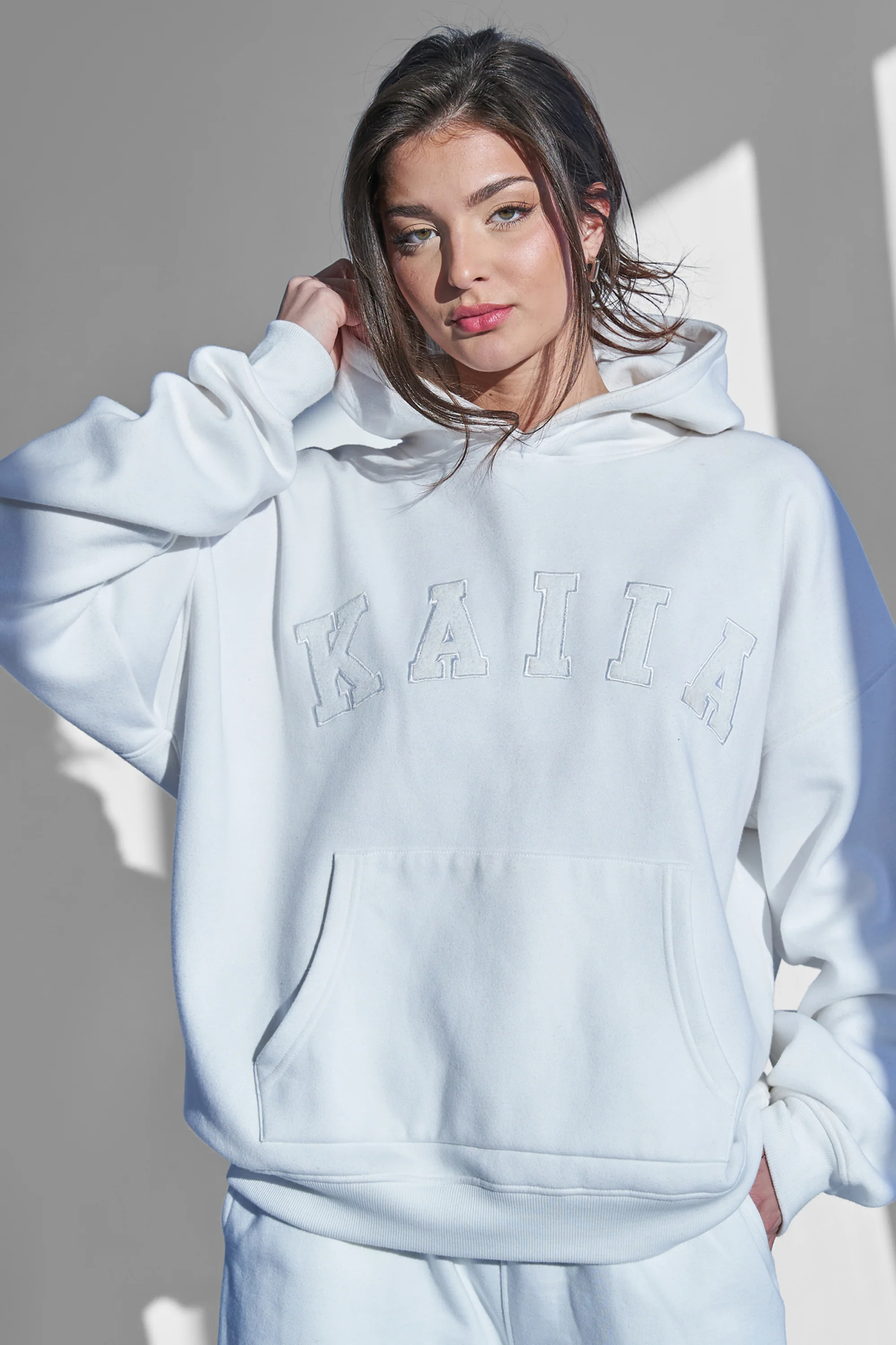 KAIIA SLOGAN OVERSIZED HOODIE WHITE - Image 4