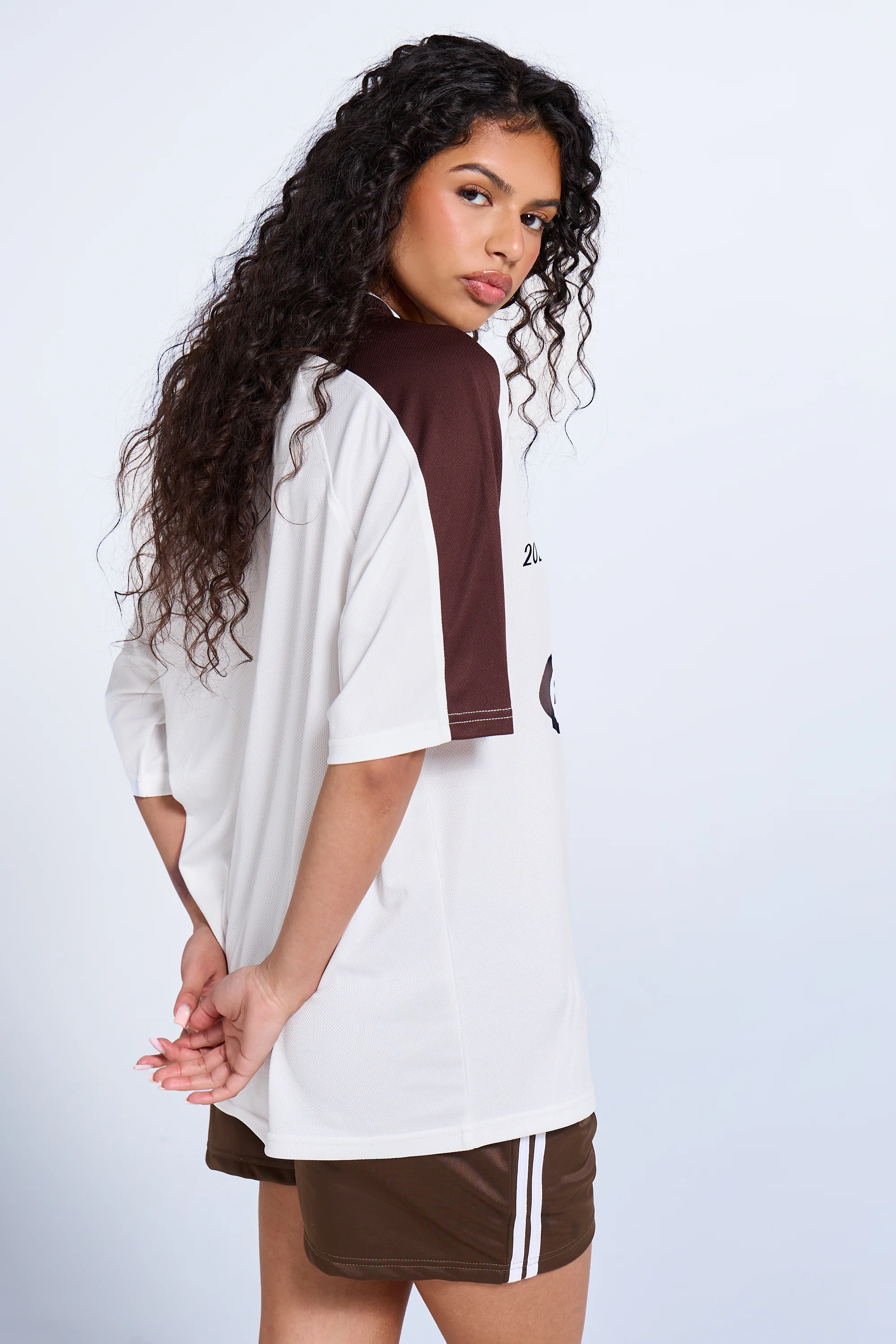 Kaiia Oversized Short Sleeve Football Top Vanilla & Chocolate - Image 8