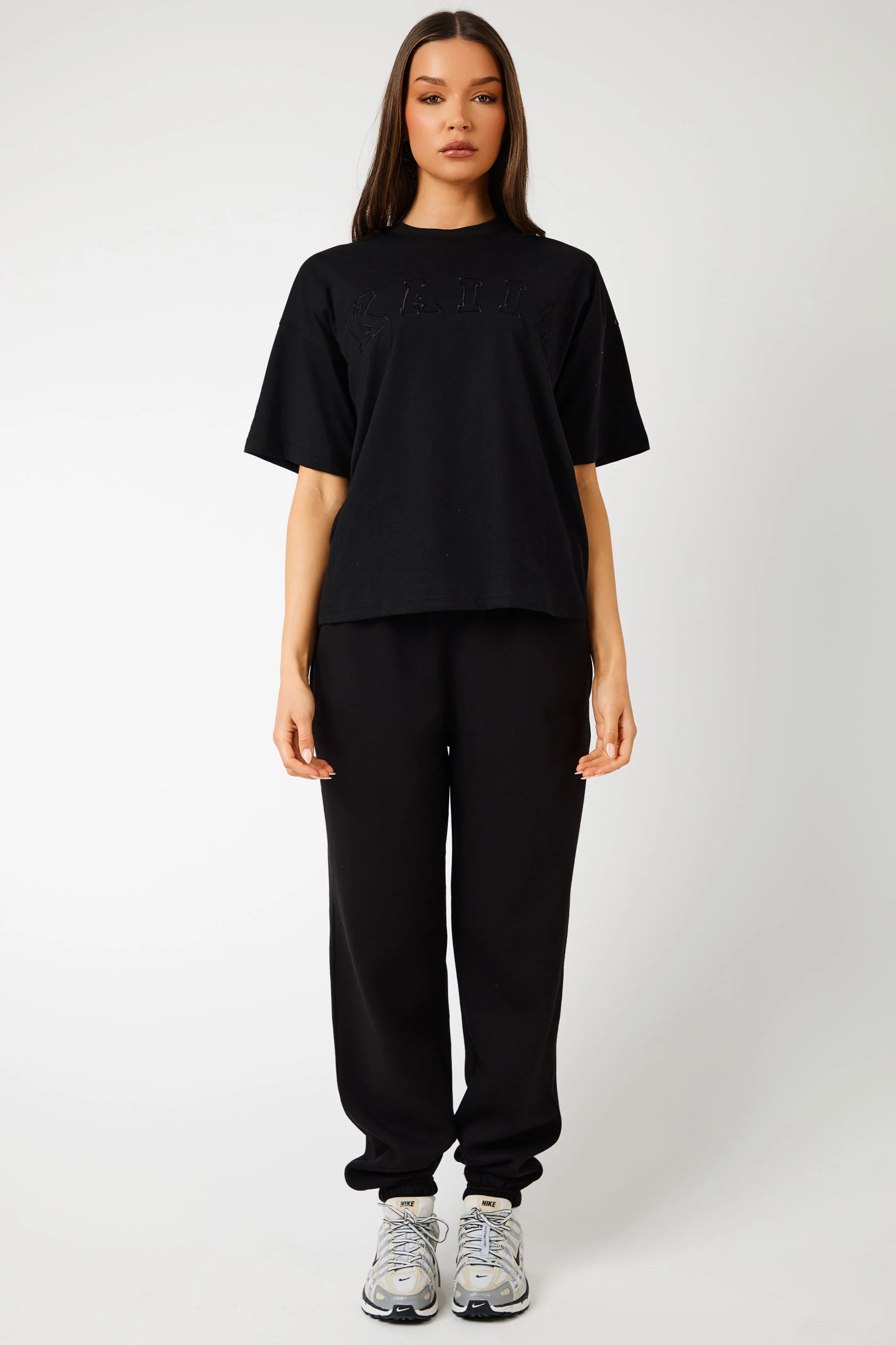 Kaiia Oversized T-shirt Black - Image 10