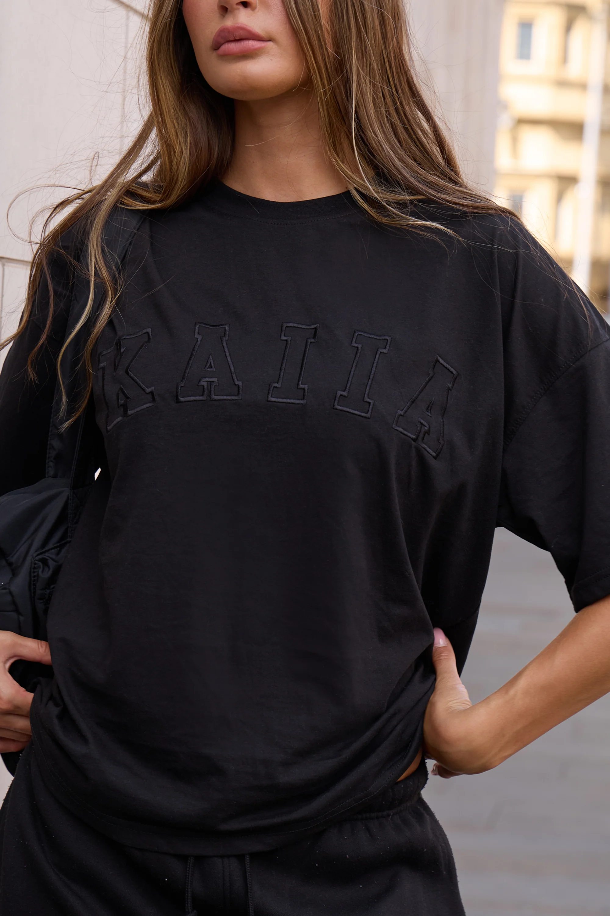 Kaiia Oversized T-shirt Black - Image 12