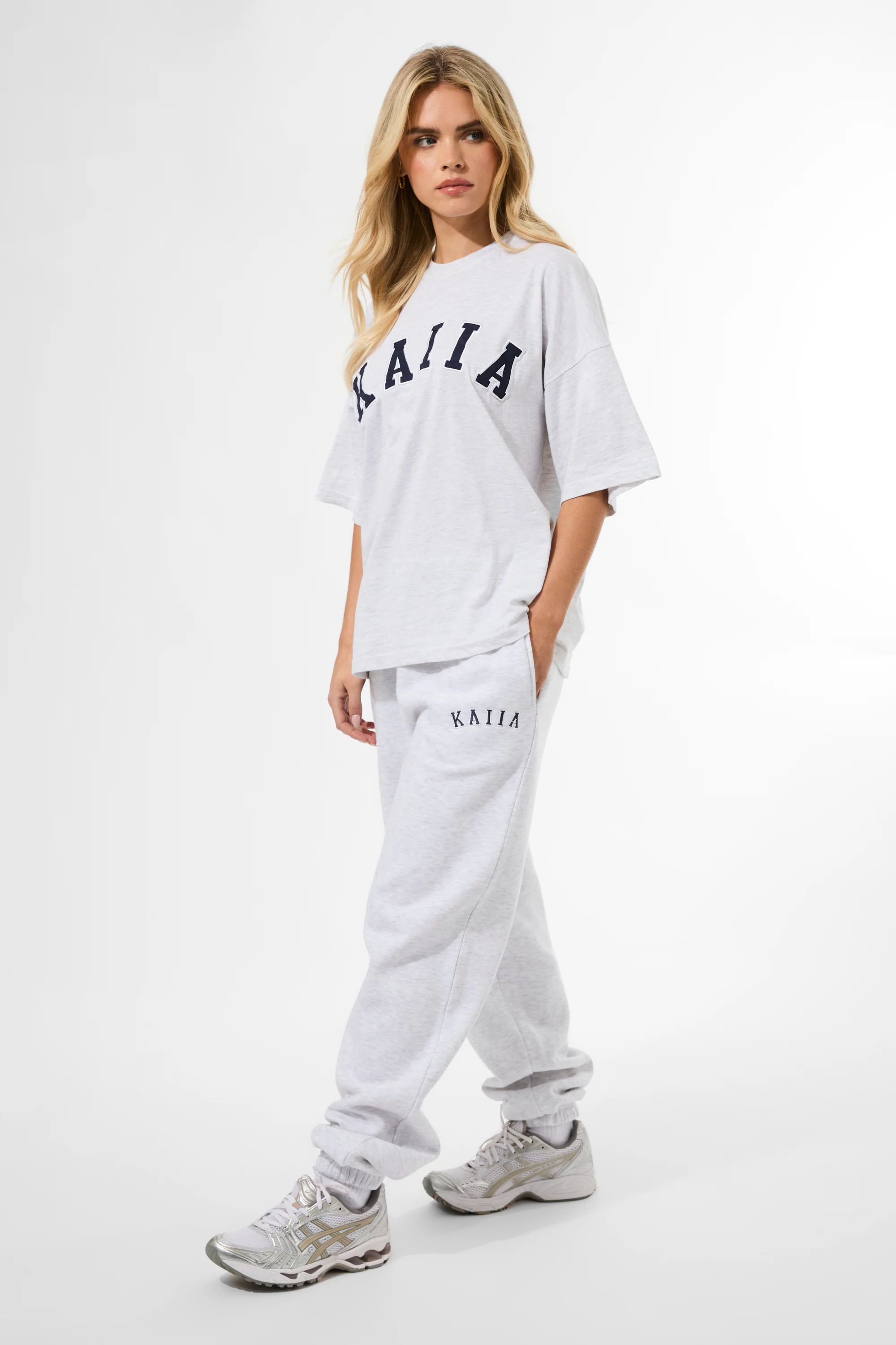 Kaiia Oversized T-shirt Light Grey Marl & Navy - Image 10
